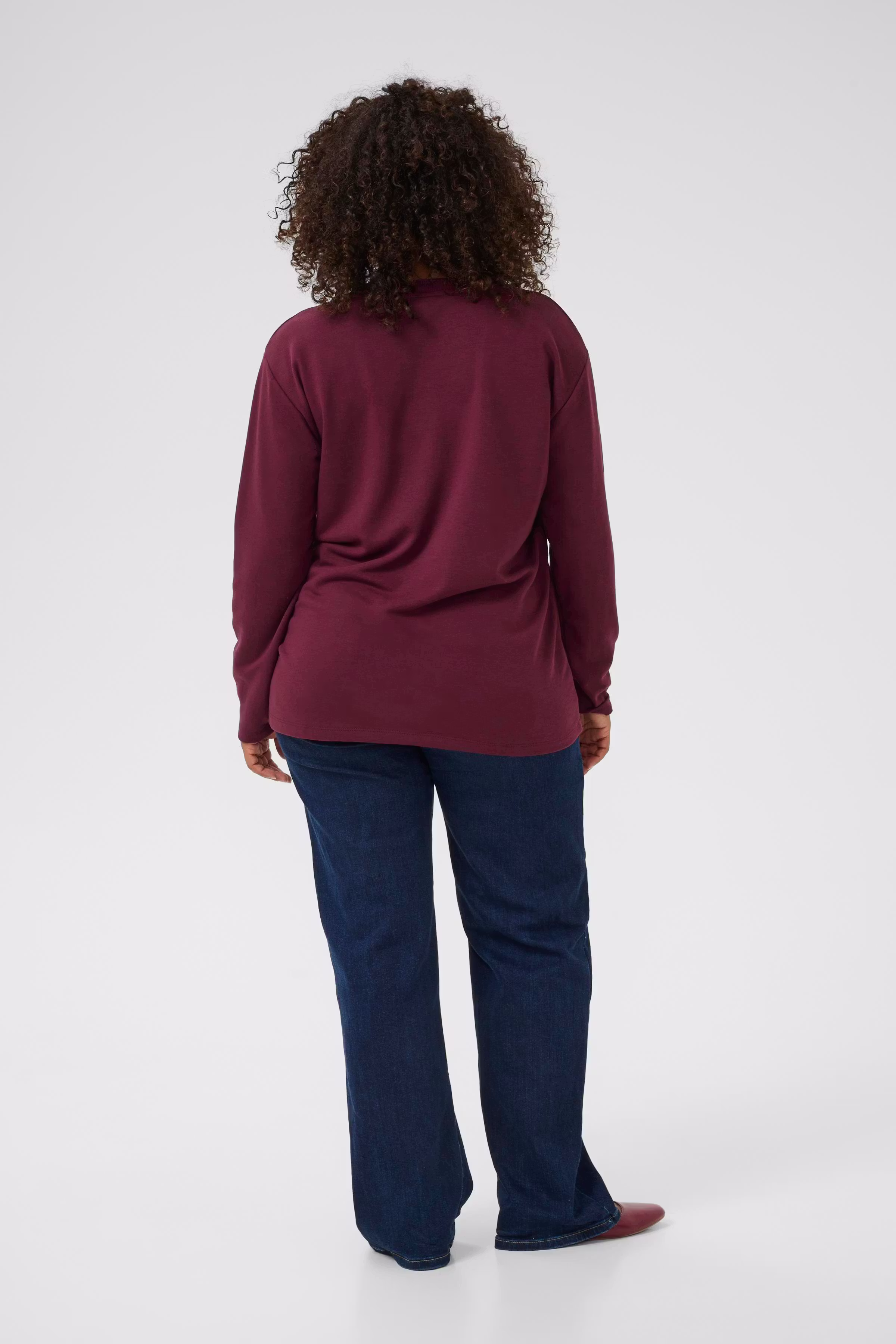 KCeliza Sweatshirt LOOKBOOK BACK 10583639-108314