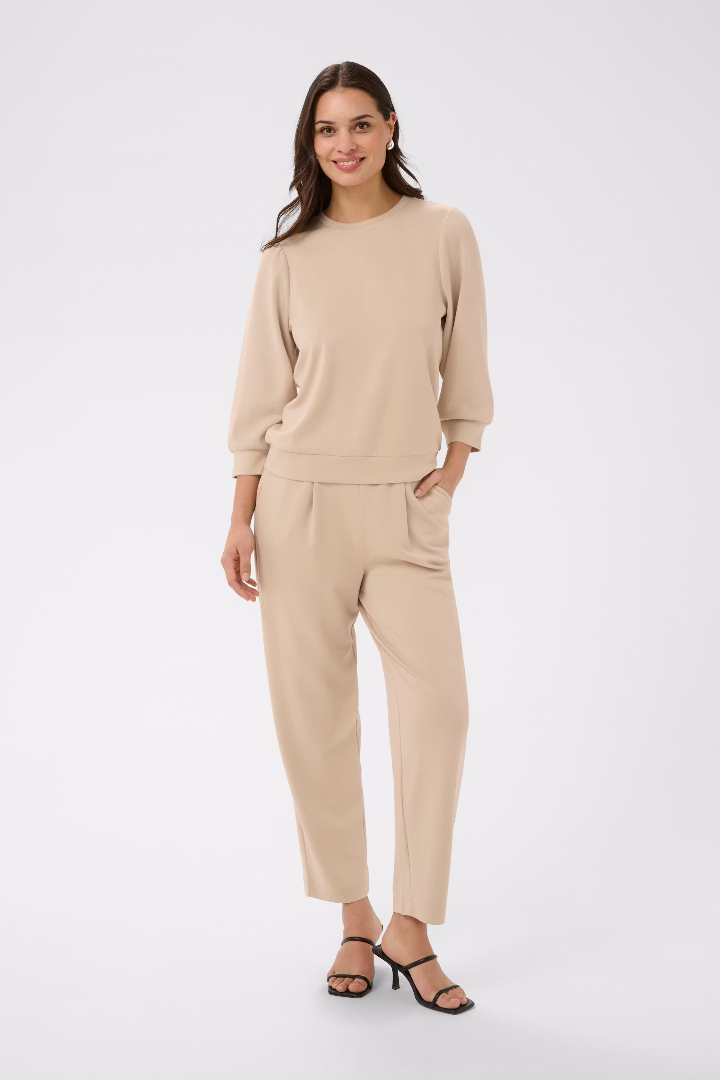 KAannie Sweatshirt LOOKBOOK FRONT 10511348-151305