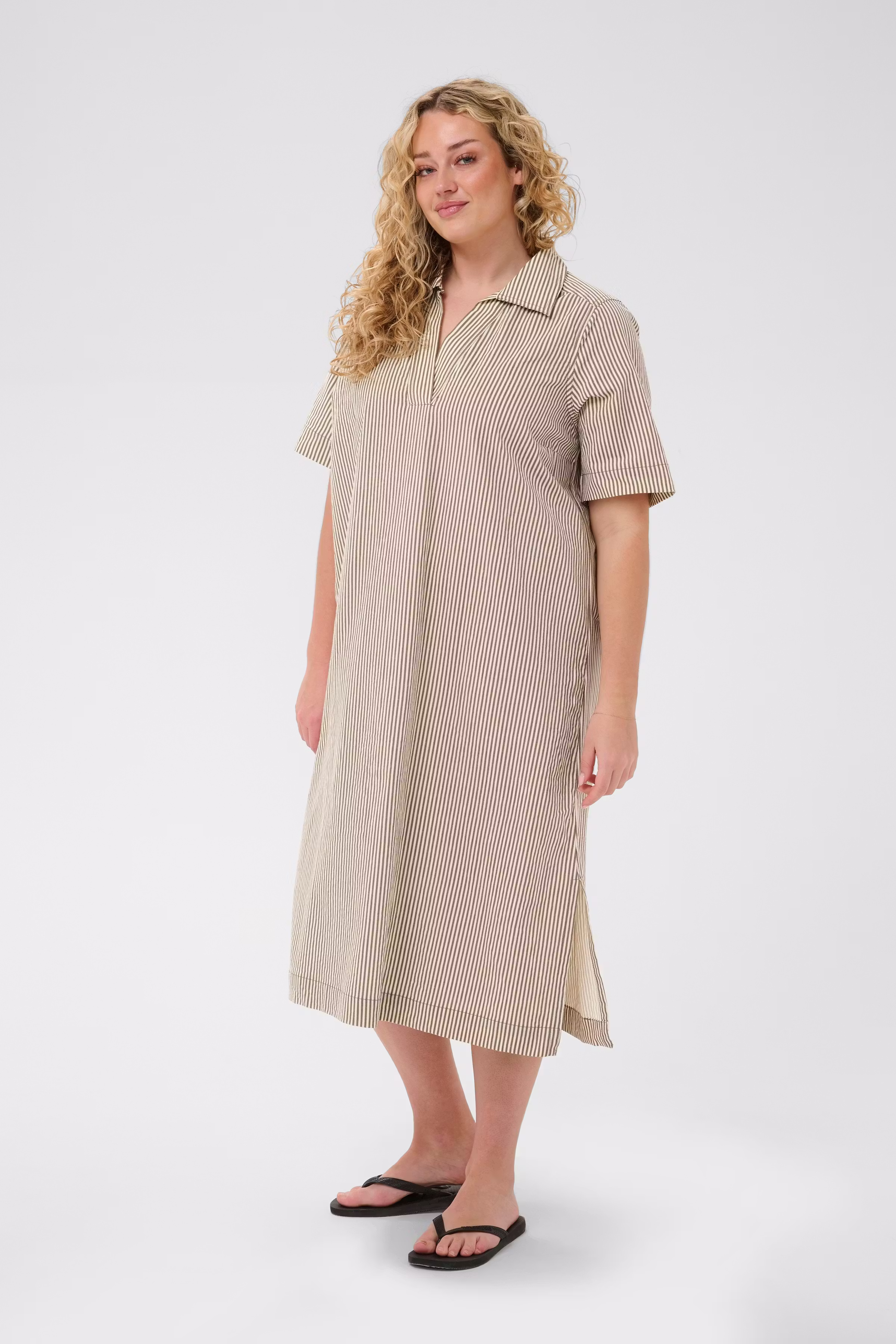 KCnana Klänning LOOKBOOK FRONT 10583969-108909