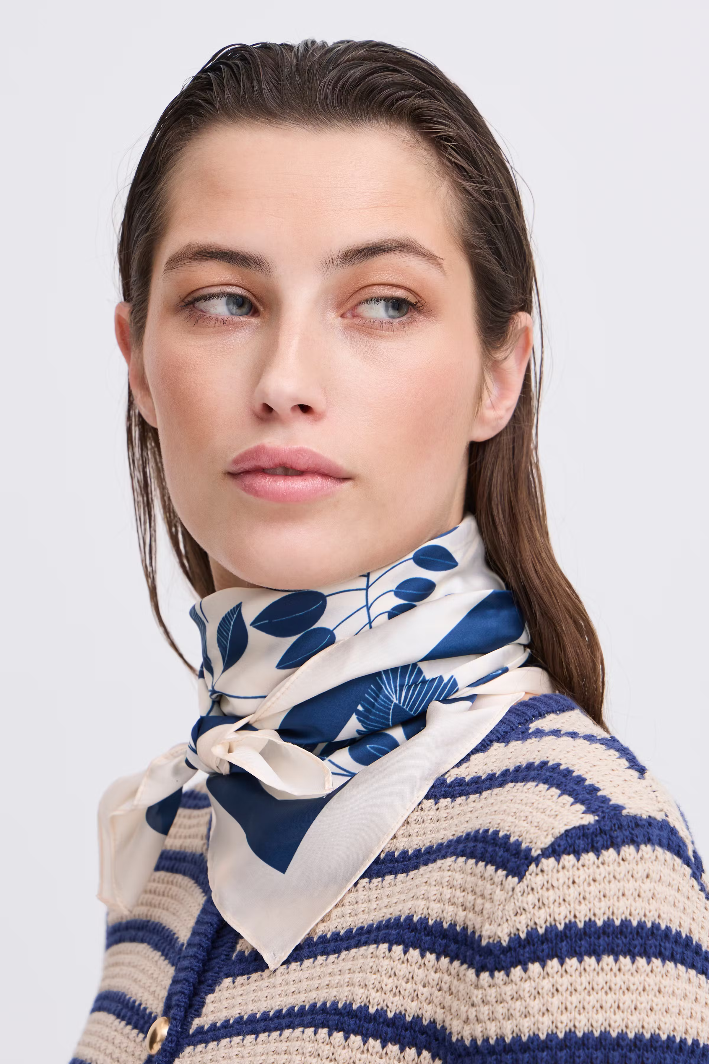 BAVISTTE Skjerf LOOKBOOK FRONT 20816385-204267