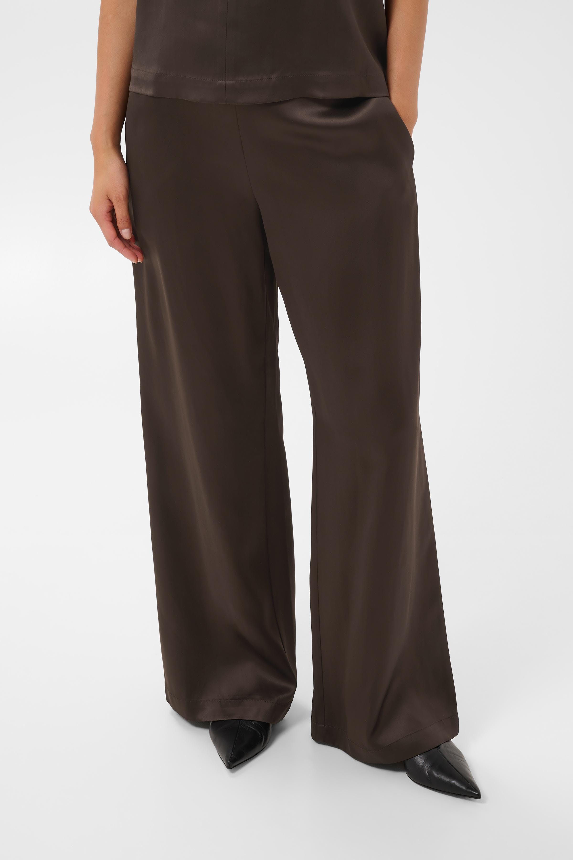 DalillaPW Byxor LOOKBOOK FRONT 30310929-191106