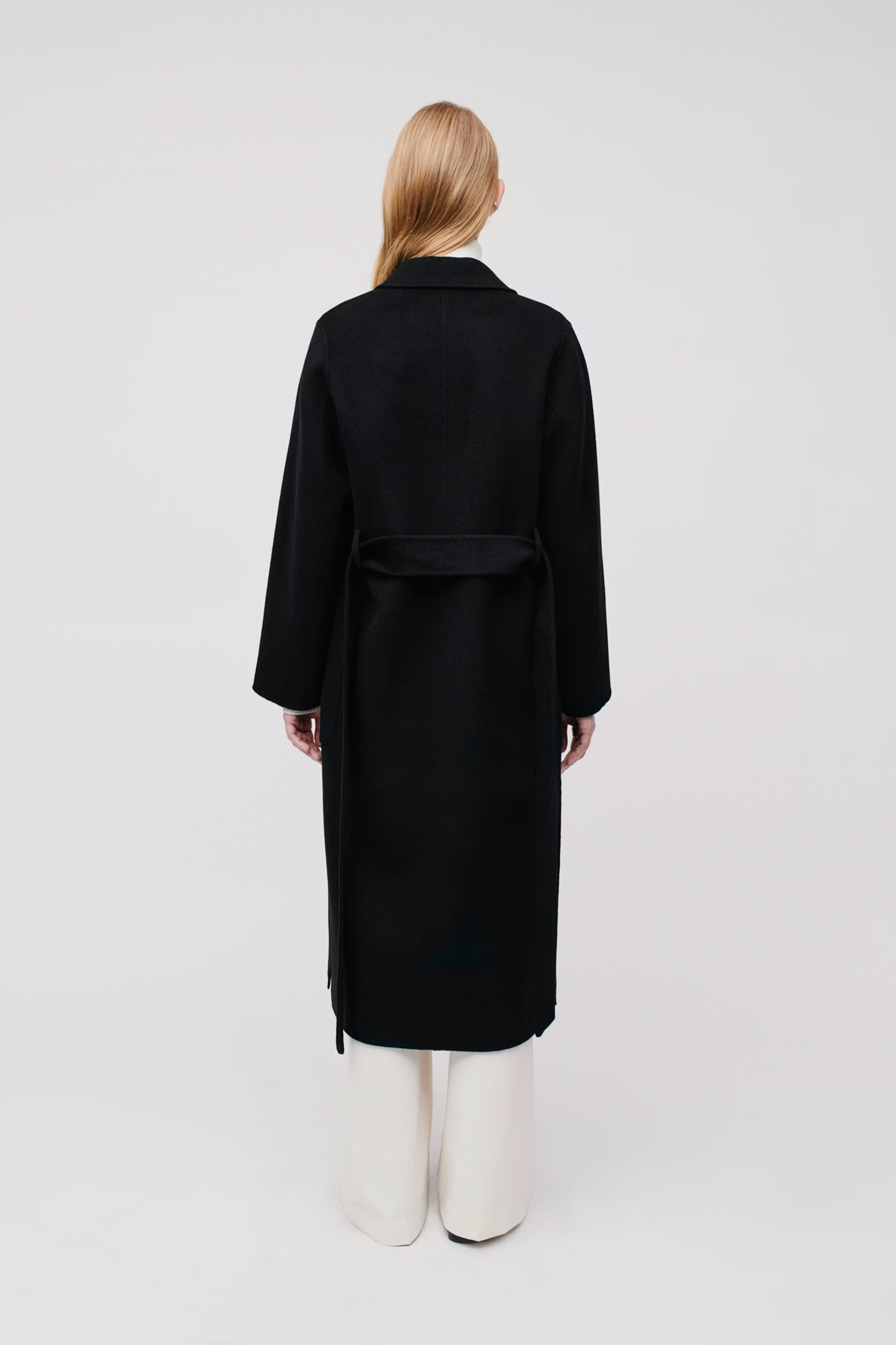 CELIA Mantel LOOKBOOK BACK 30600561-BK999