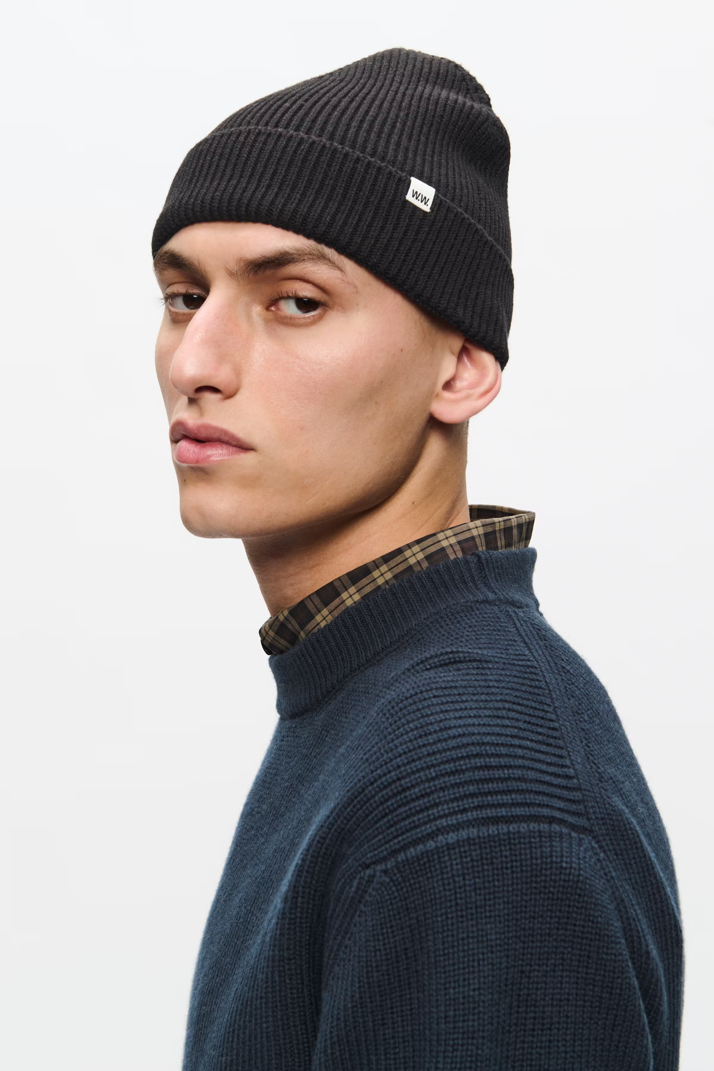 WWEddie beanie LOOKBOOK DETAIL 30251647-303700