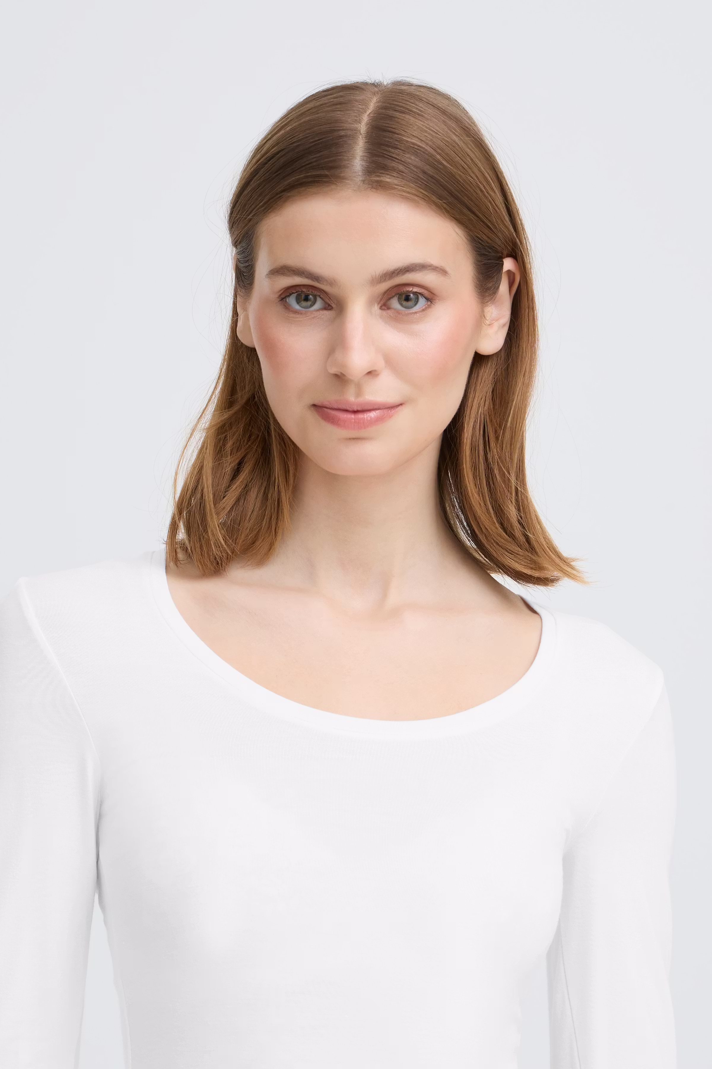 IHZOLA T-shirt LOOKBOOK DETAIL 20120346-10100