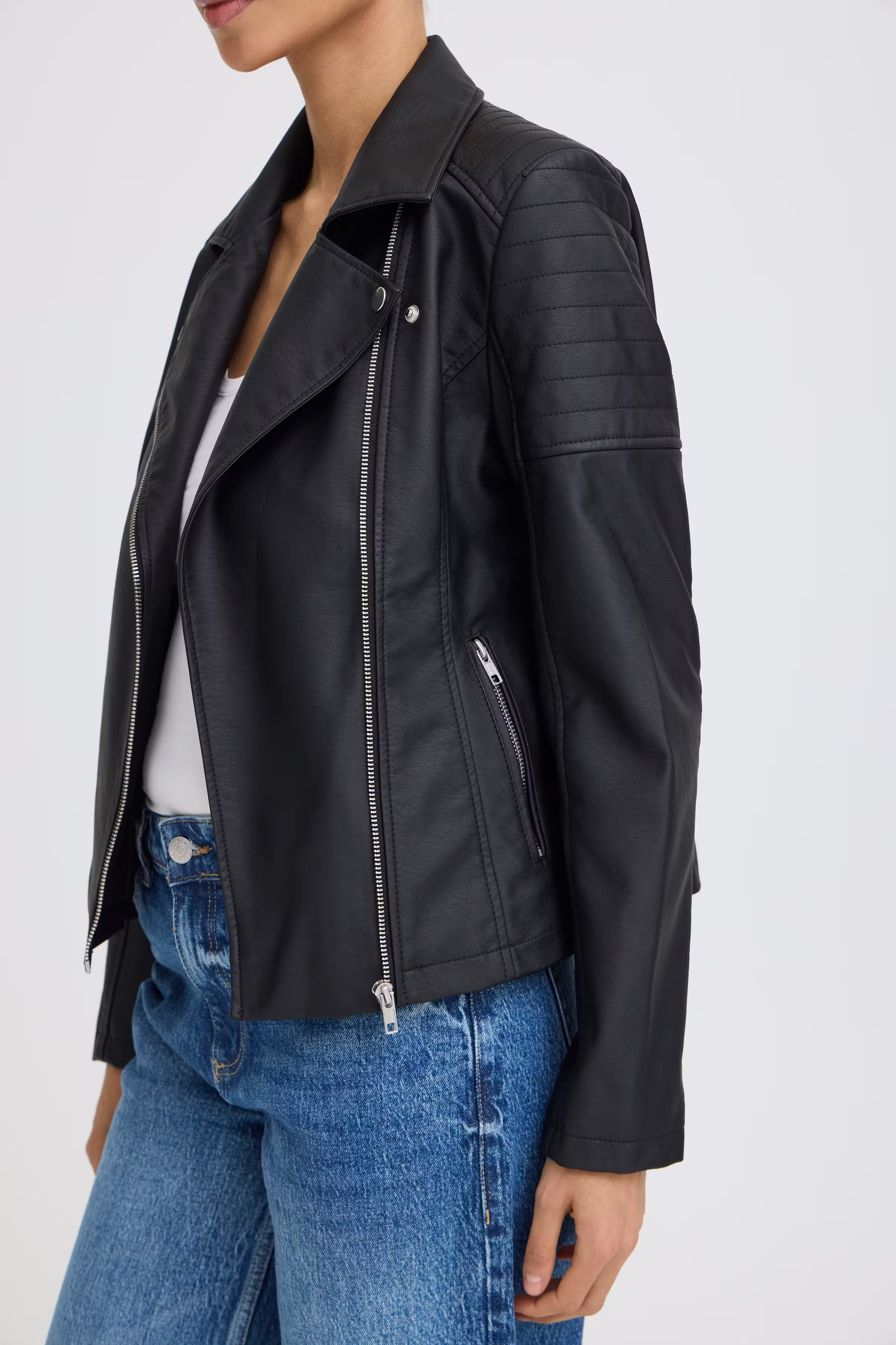 BYACOM Yttertøy LOOKBOOK DETAIL 20819700-194008