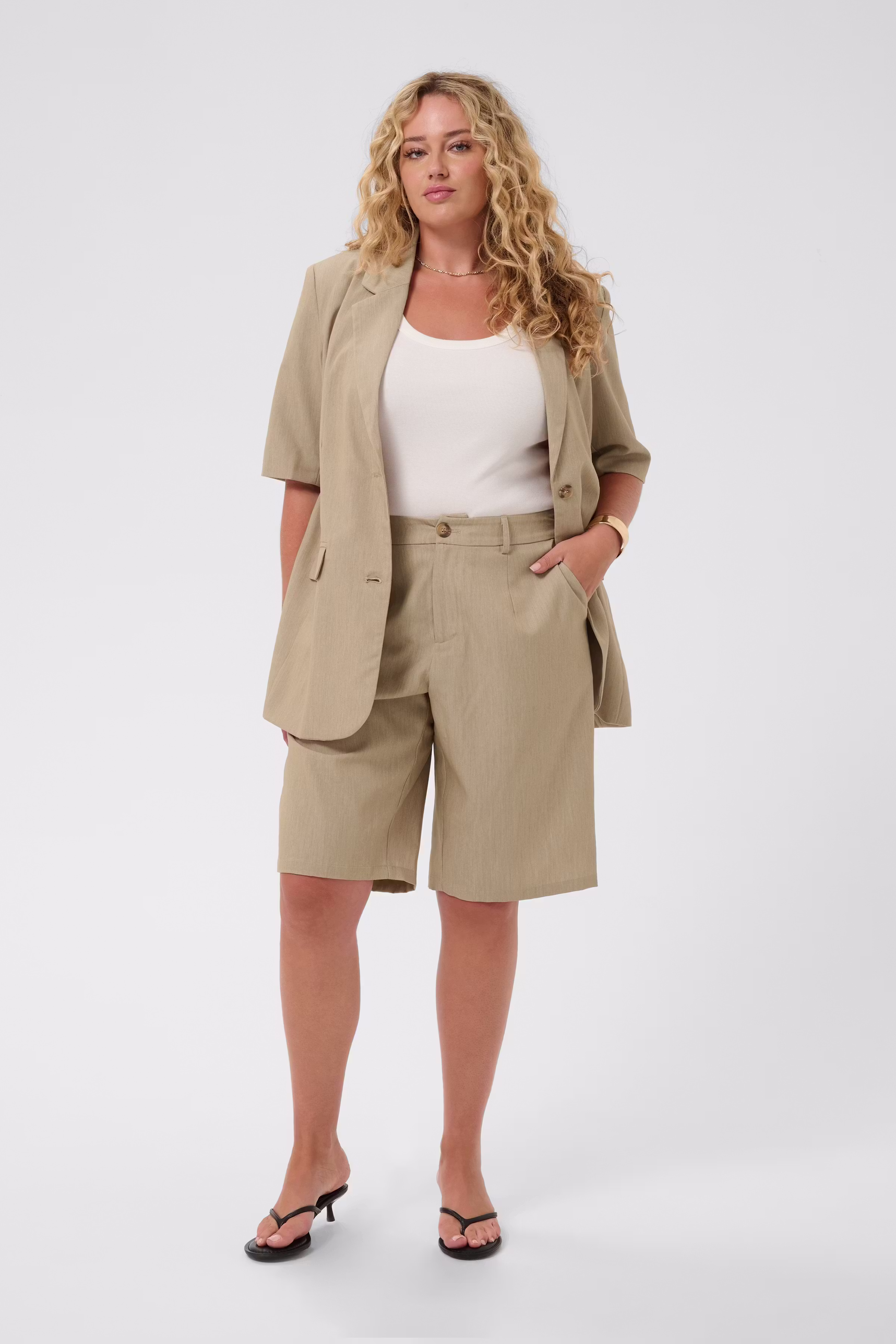 KCjulia Shorts LOOKBOOK FRONT 10584931-1000760