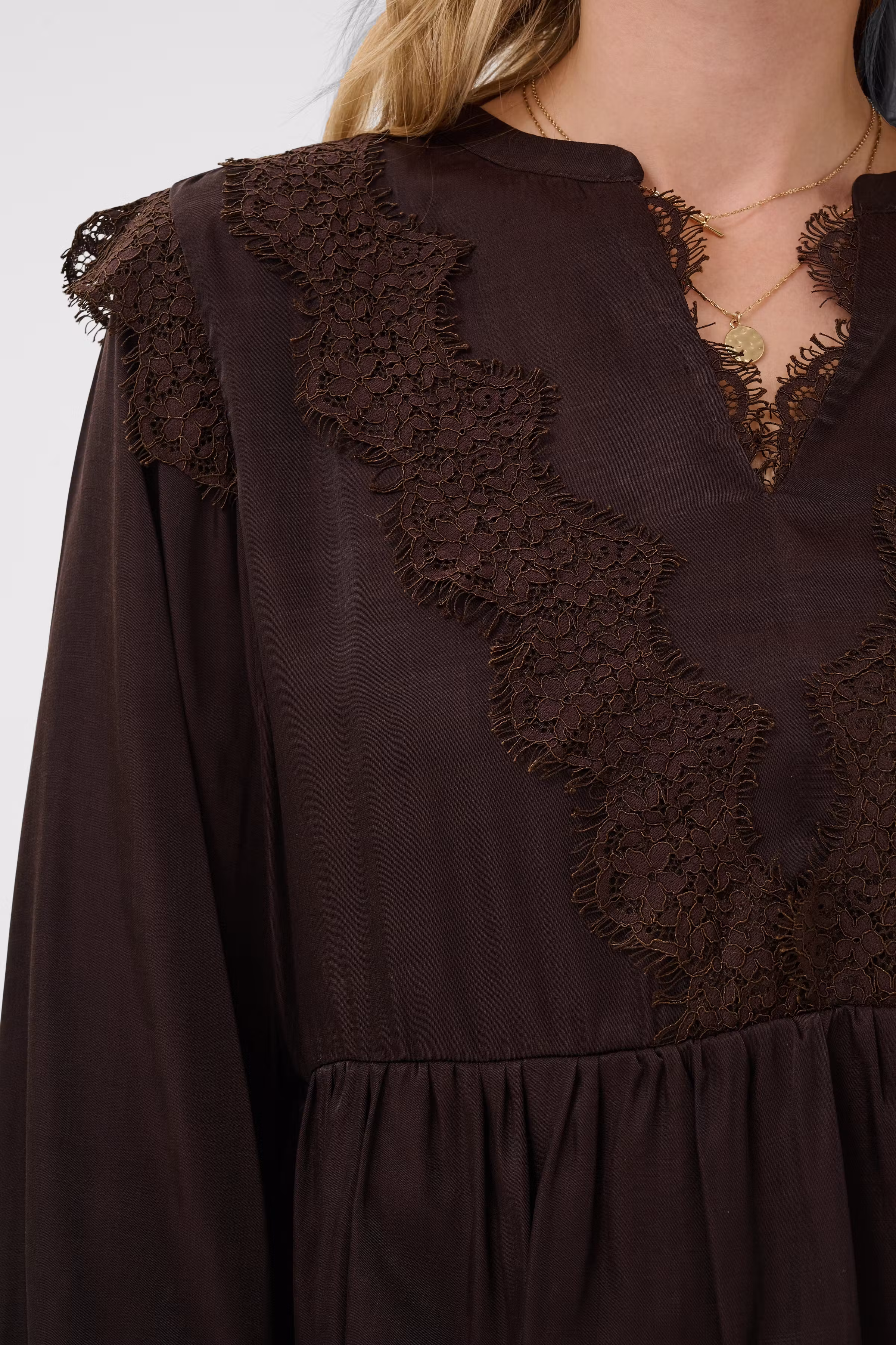 CRConfir Blouse LOOKBOOK DETAIL 10615322-191016
