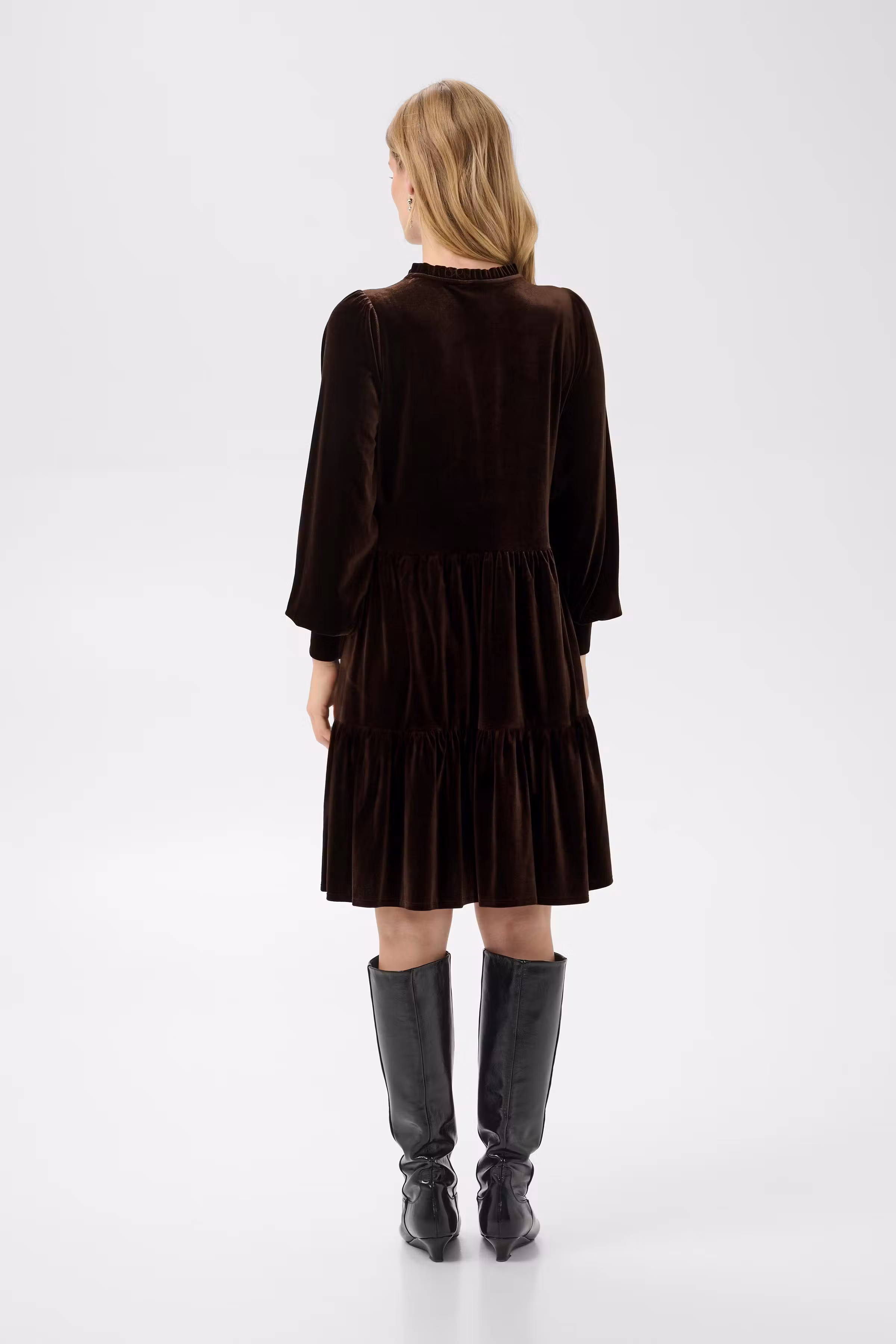 ViggasePW Jurk LOOKBOOK BACK 30306576-191106