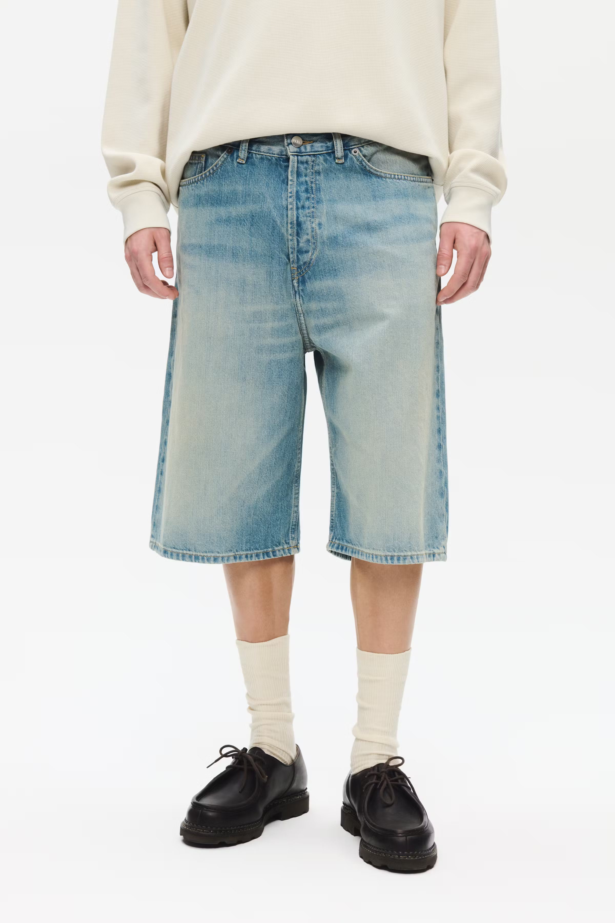 WWType 16 Jorts LOOKBOOK FRONT 30252024-304477