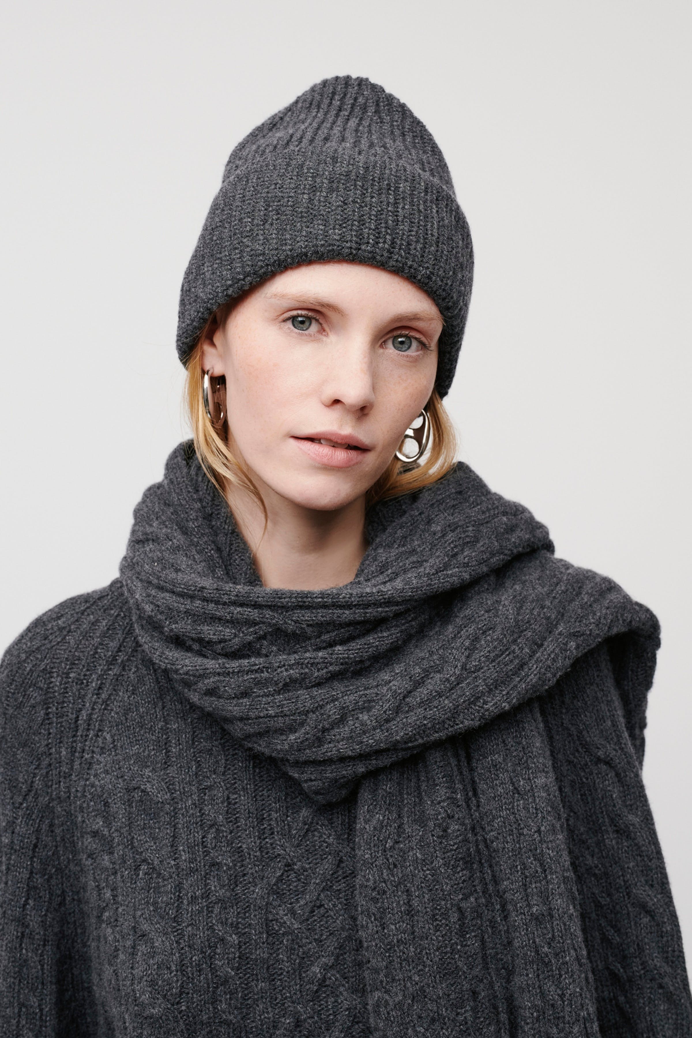 AMELIA Scarf LOOKBOOK FRONT 30600430-GY949