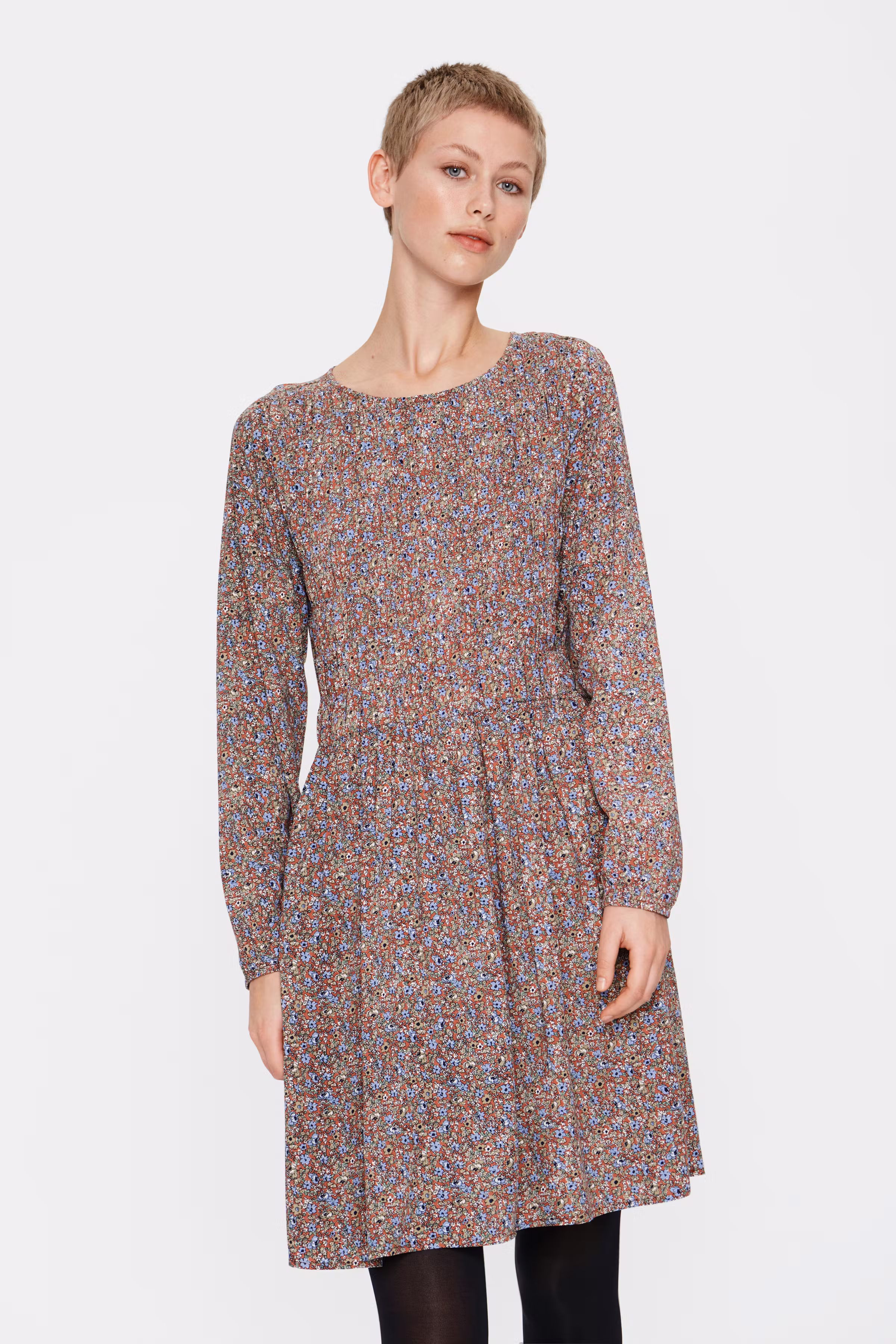 GislaSZ Dress LOOKBOOK FRONT 30512767-600360