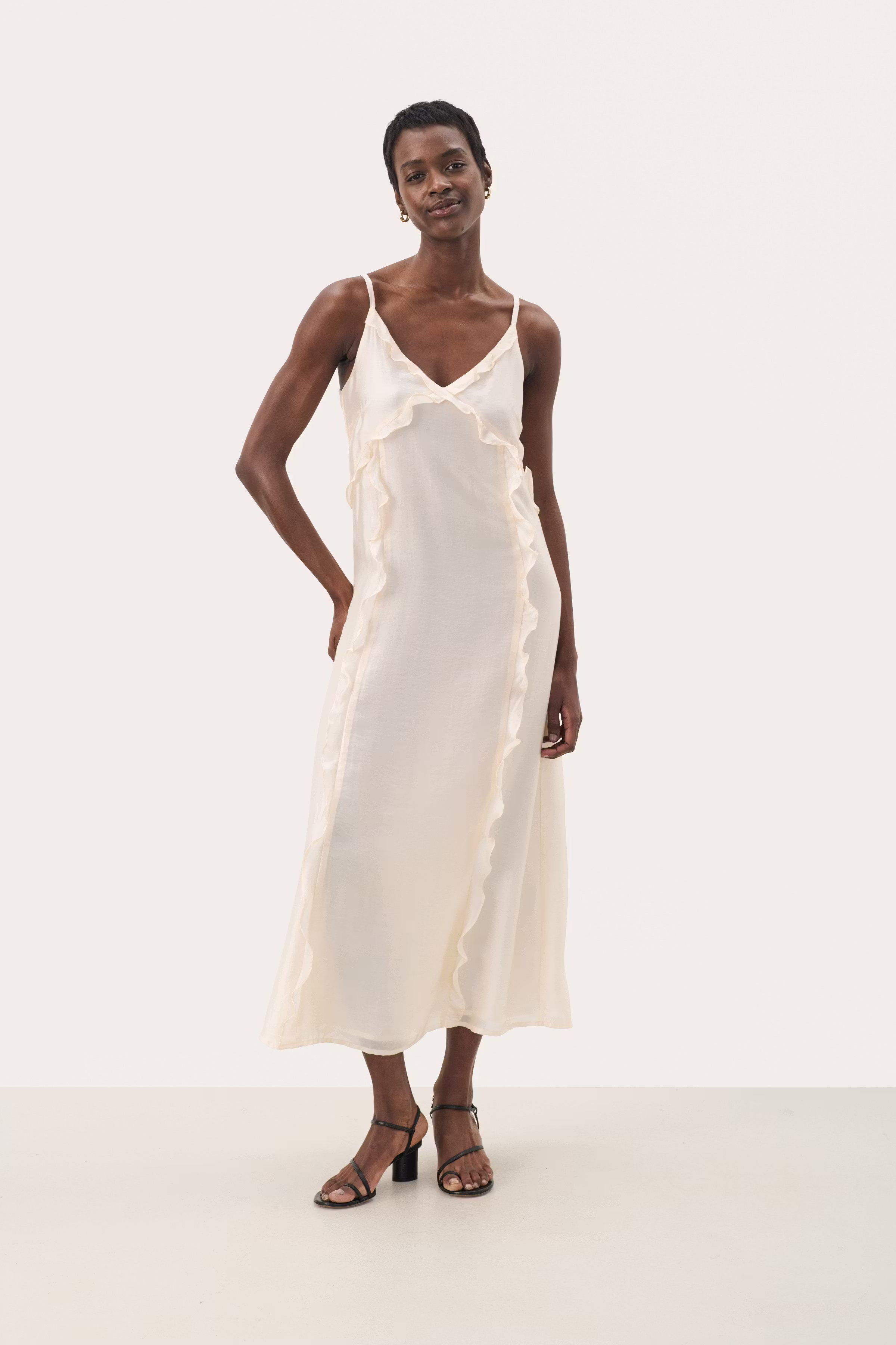 RomaPW Dress LOOKBOOK FRONT 30309643-120601