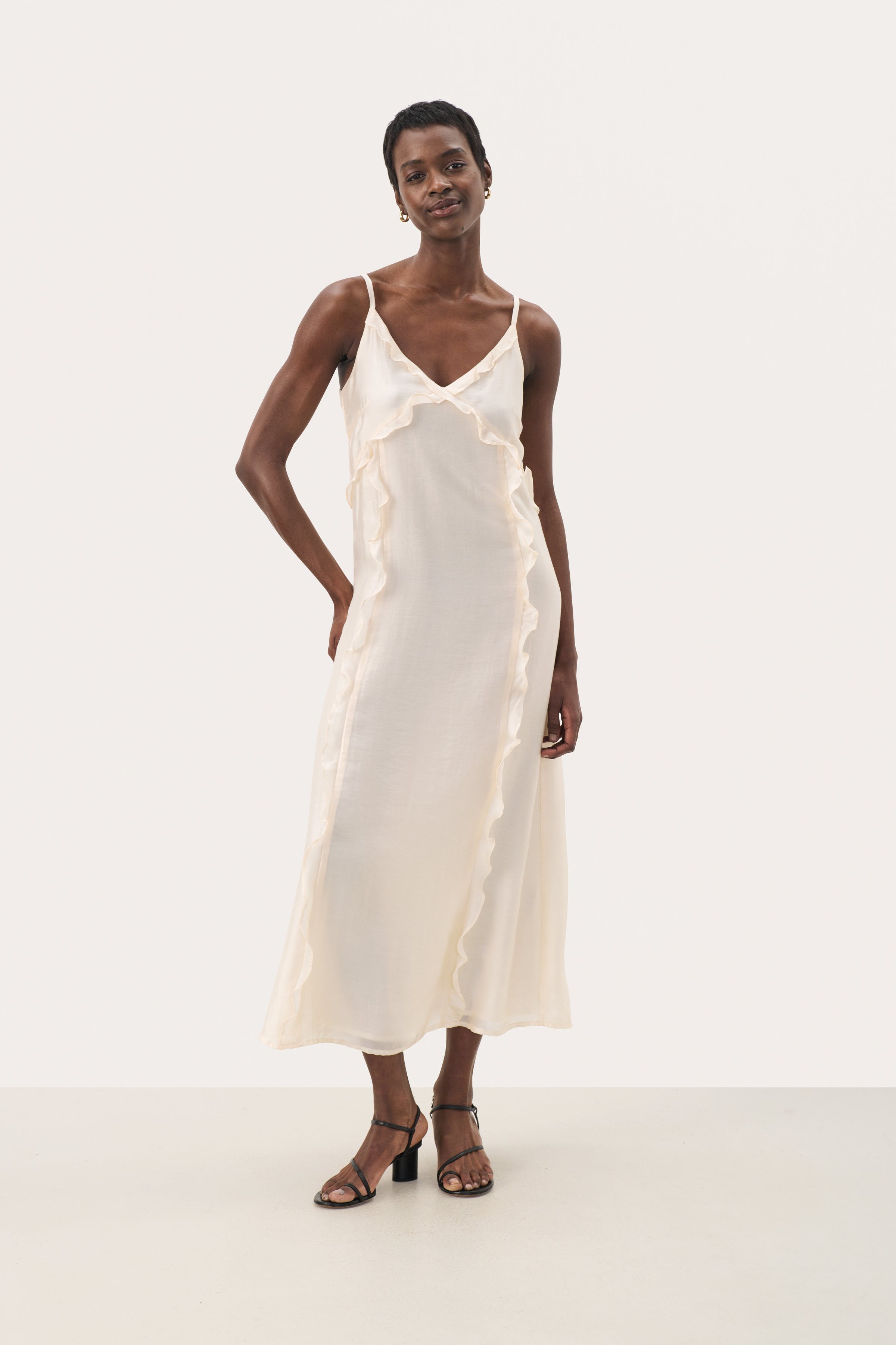 RomaPW Dress LOOKBOOK FRONT 30309643-120601