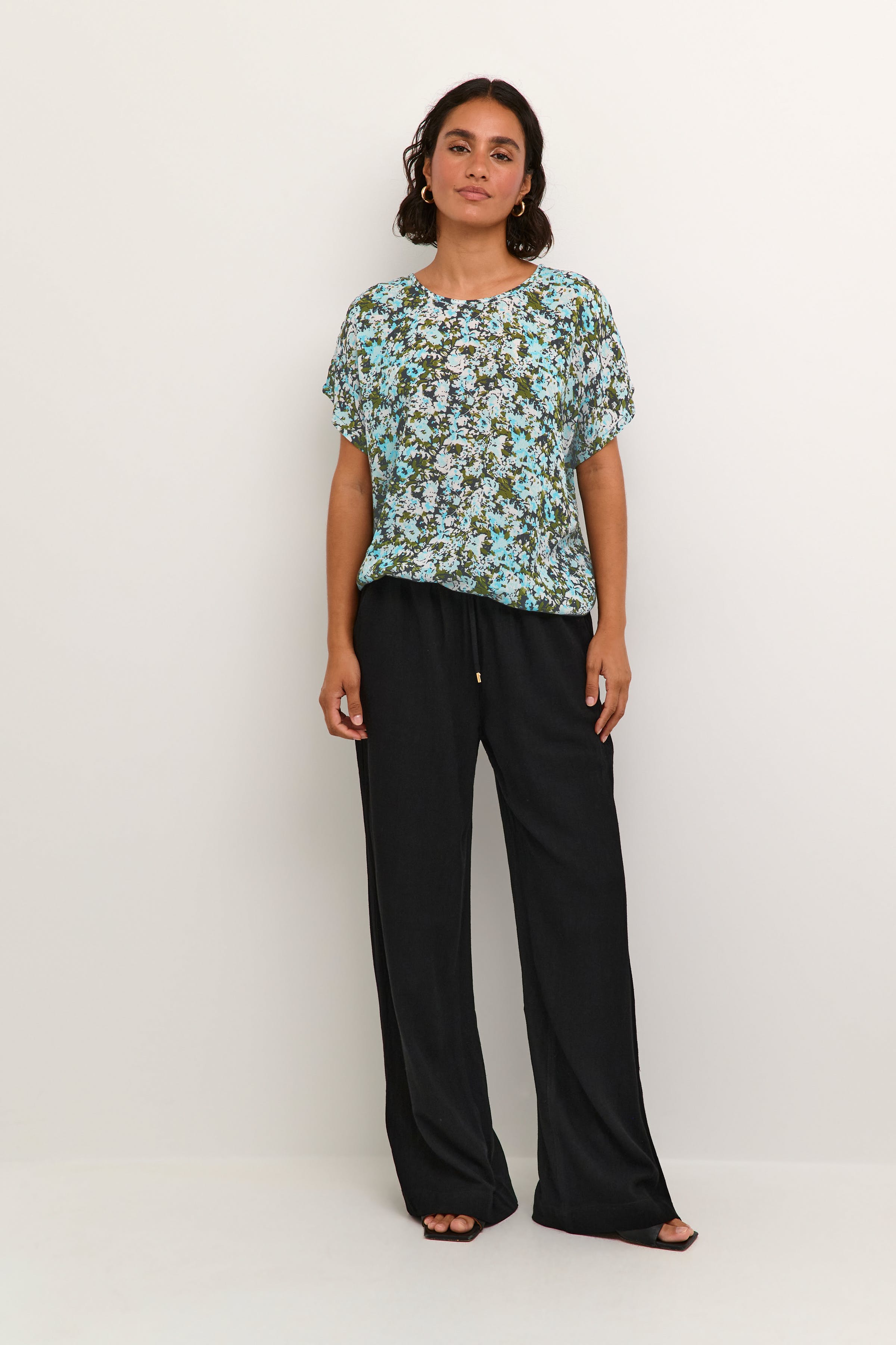 KAamber Bluse LOOKBOOK FRONT 10508257-105802