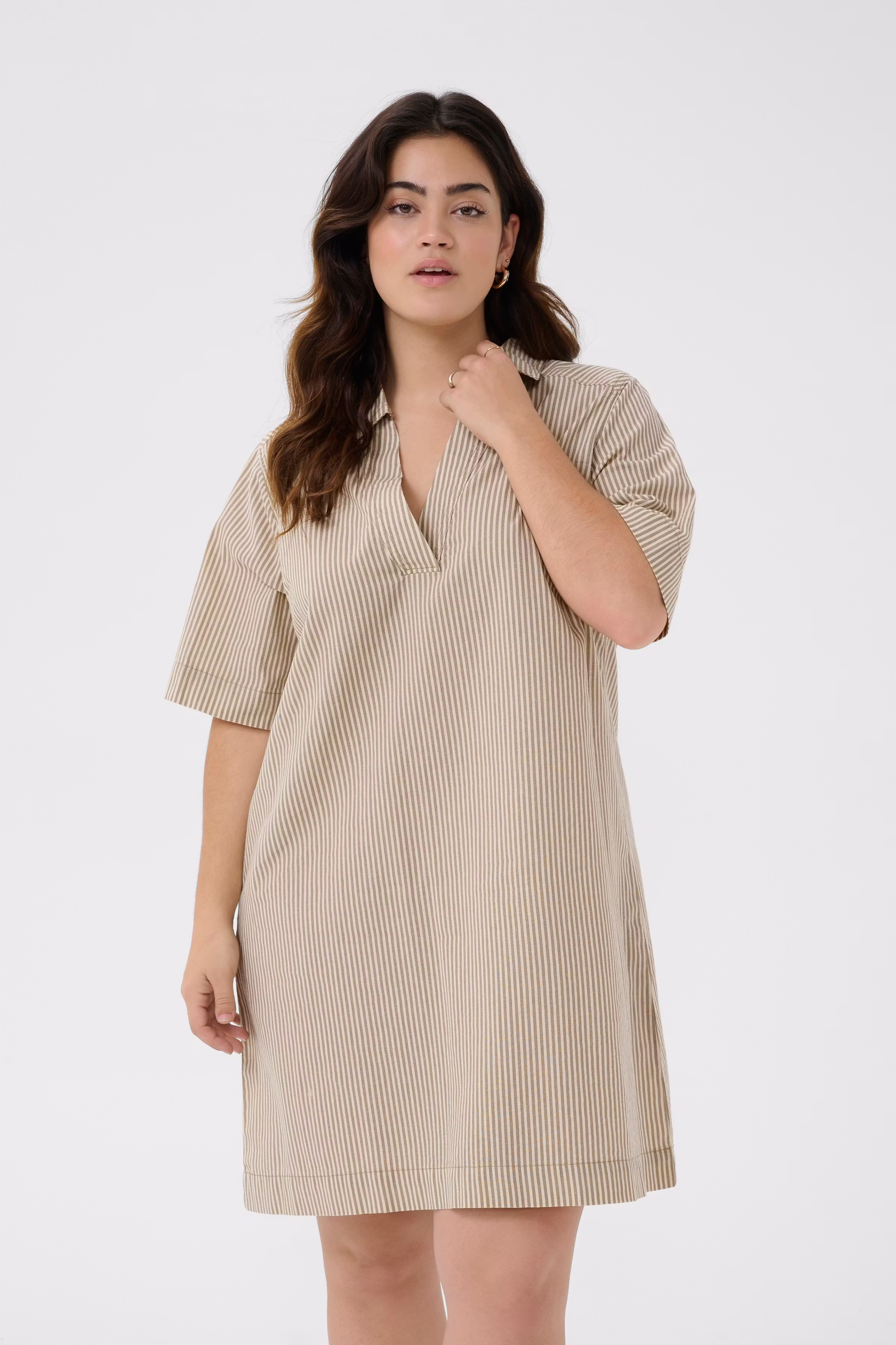 KCnana Dress LOOKBOOK FRONT 10583311-107706