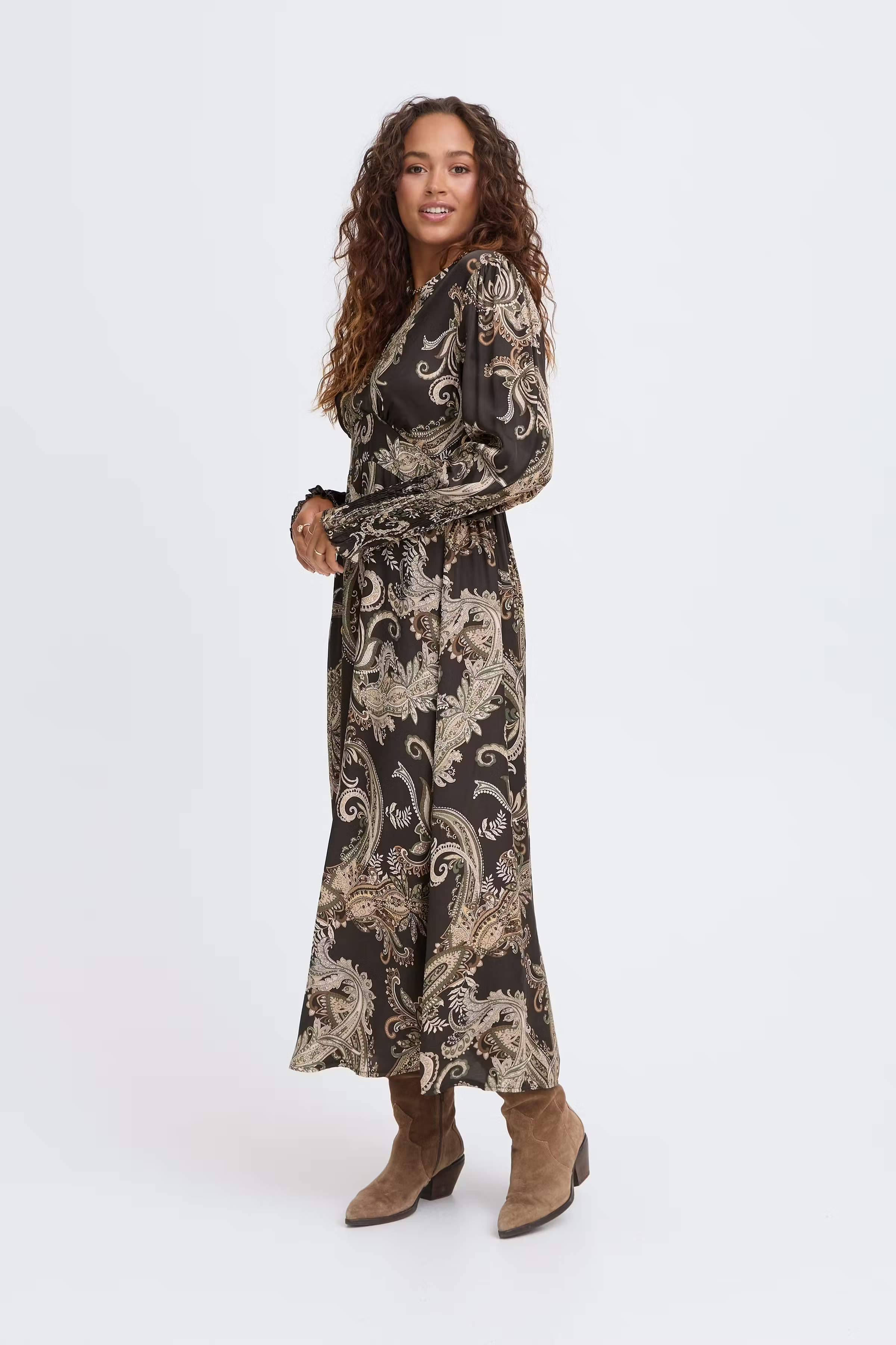 SBOLIVIA Kjole LOOKBOOK FRONT 22101105-191109