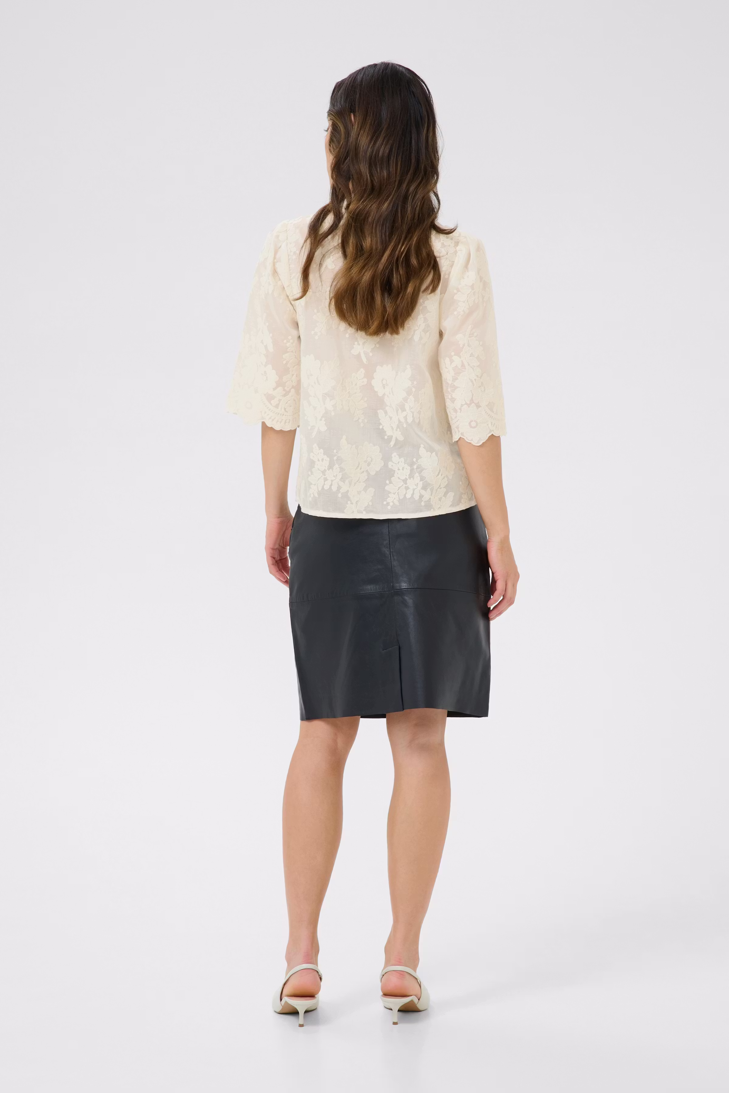 CUarona Blouse LOOKBOOK BACK 50111916-120304