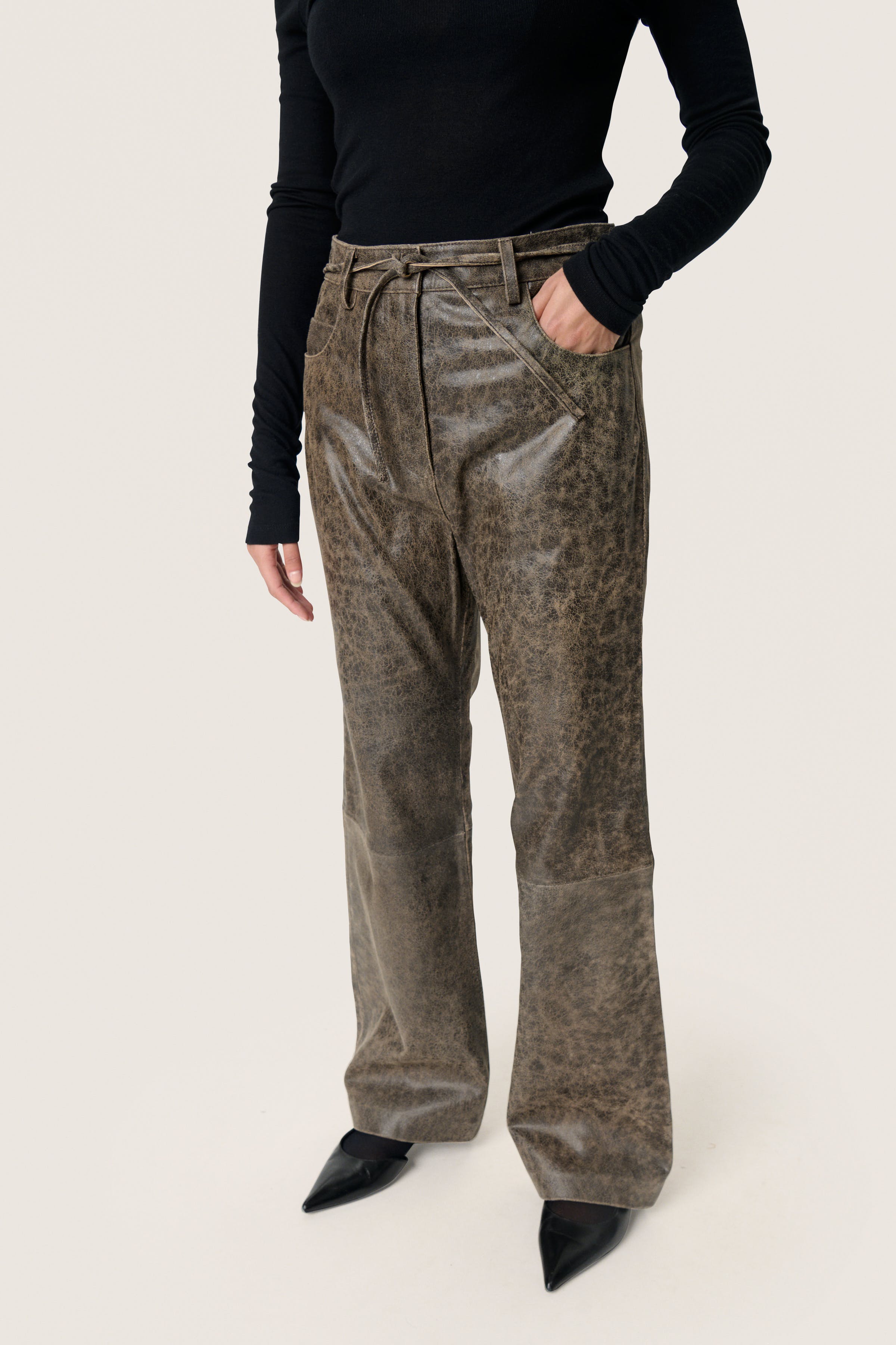 SLIsabeau Byxor LOOKBOOK FRONT 30408575-304226