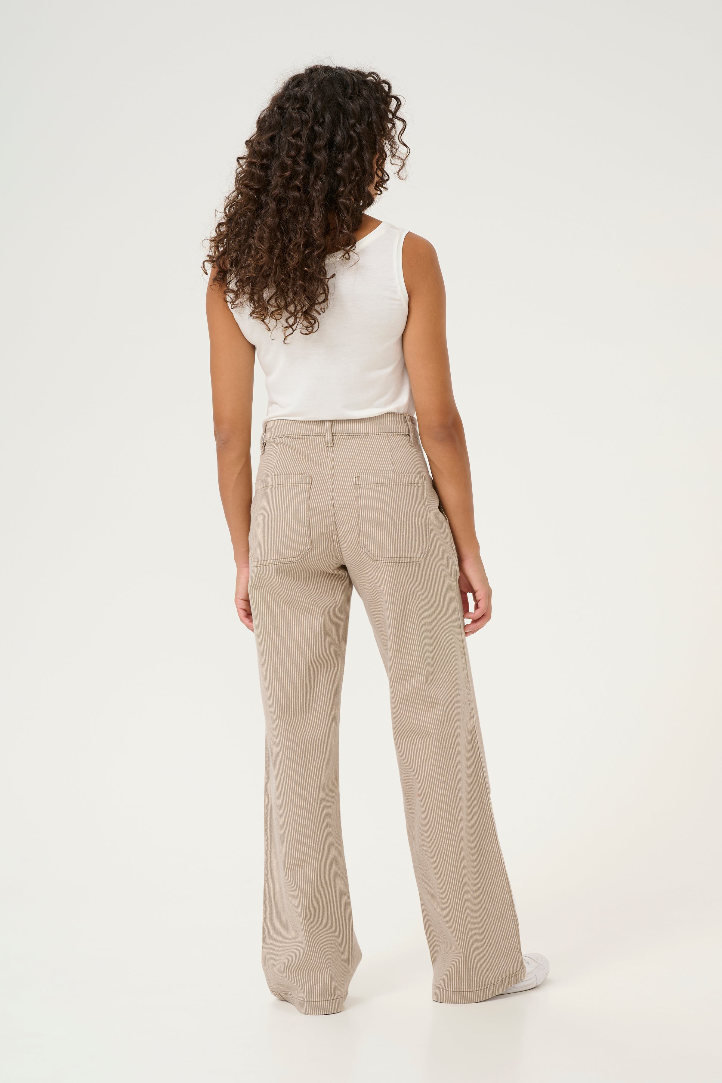 CUmilky Hose LOOKBOOK BACK 50110489-107334