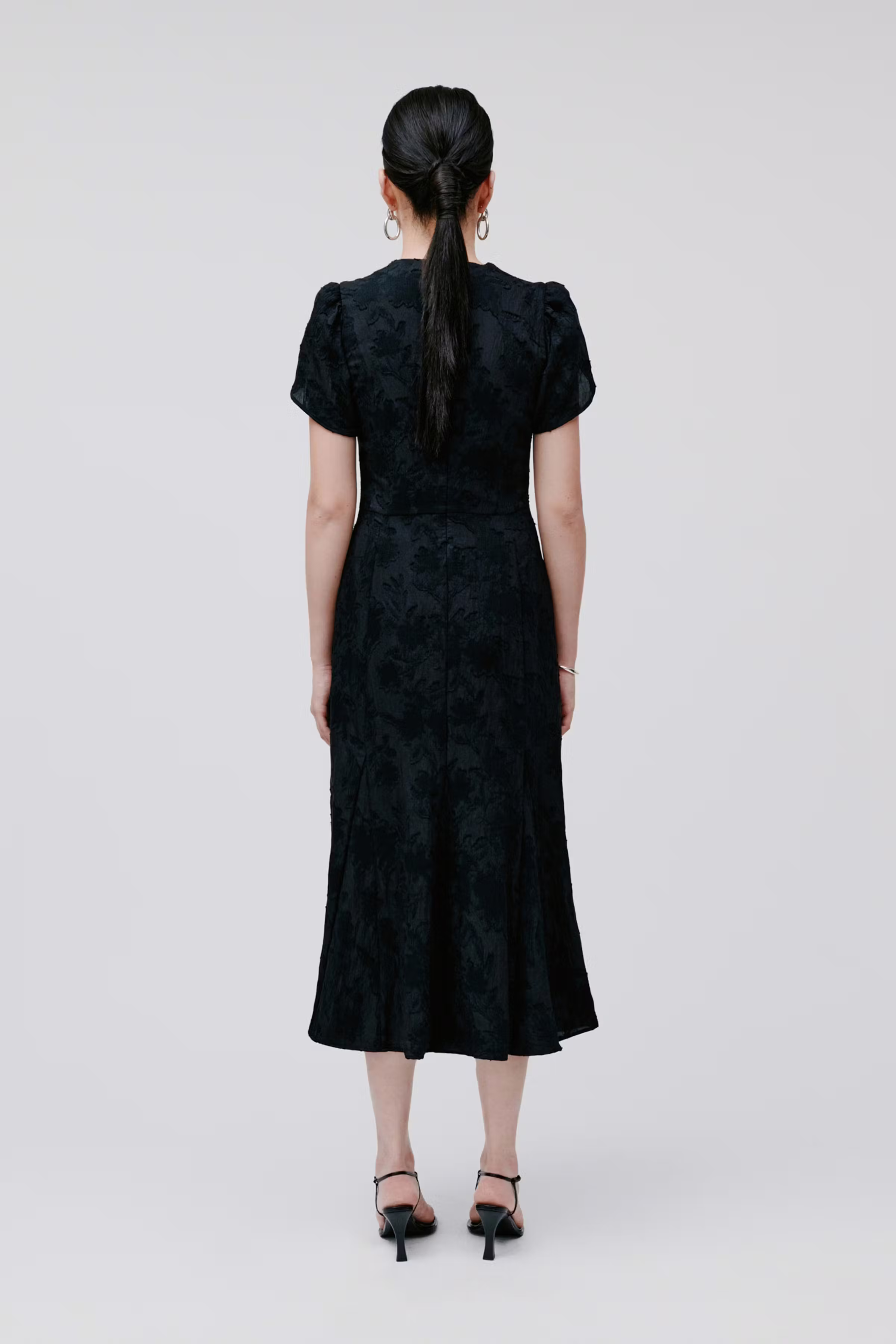 NASRIN Kleid LOOKBOOK BACK 30600663-BK999