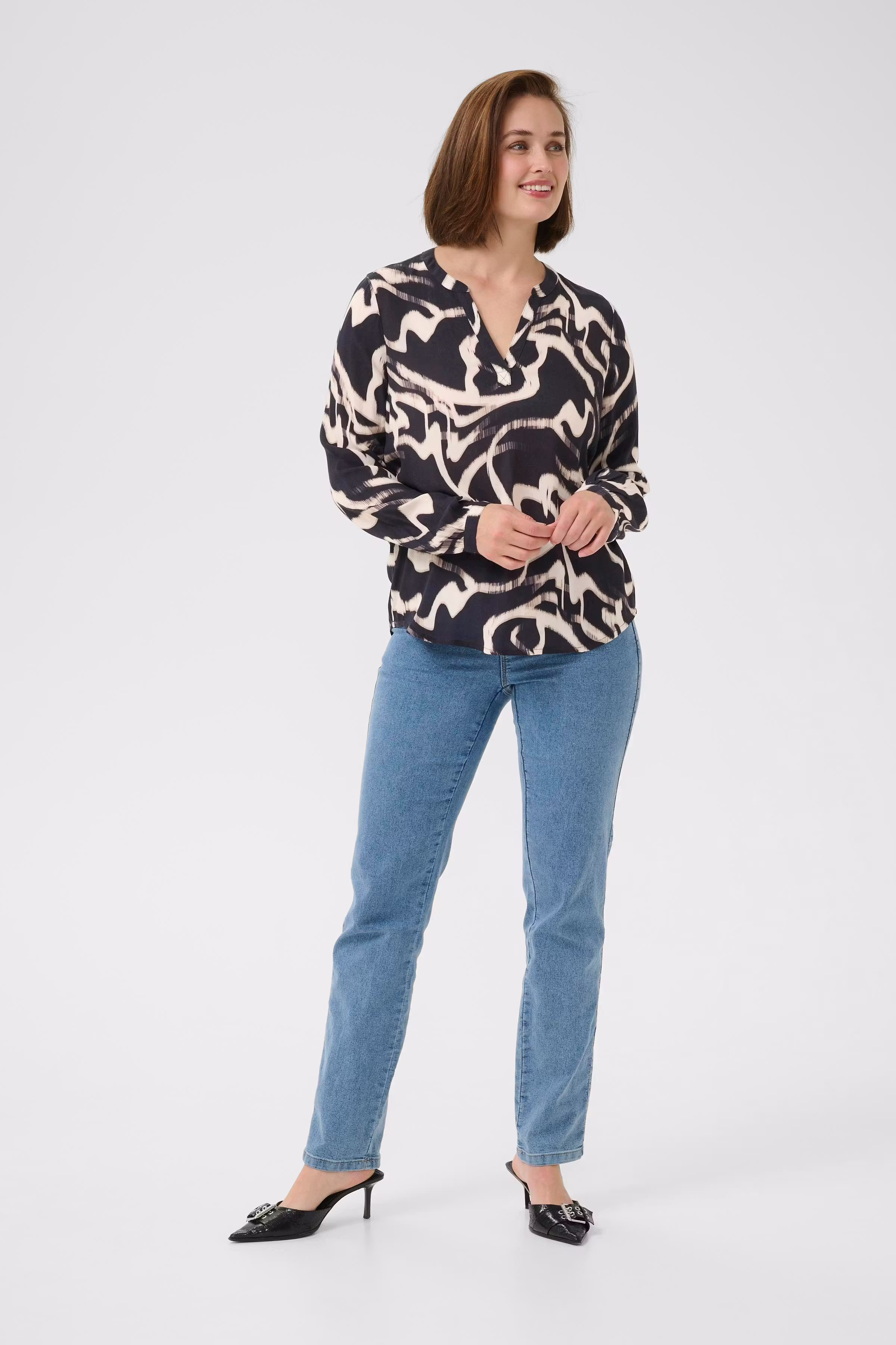 KAbeathe Bluse LOOKBOOK FRONT 10508895-107701