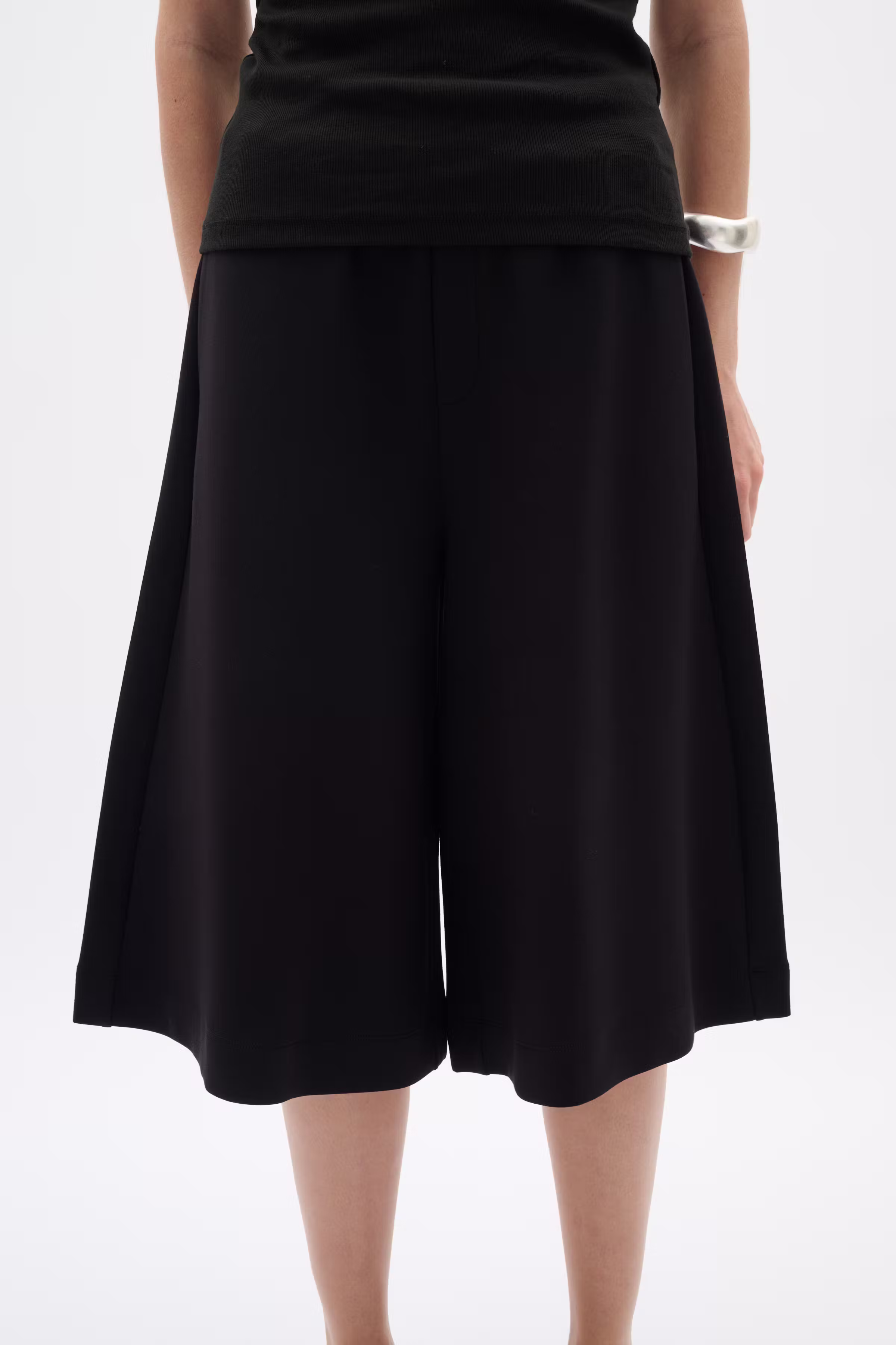 PICUEIW Bermuda shorts LOCATION NONE 30112560-194008