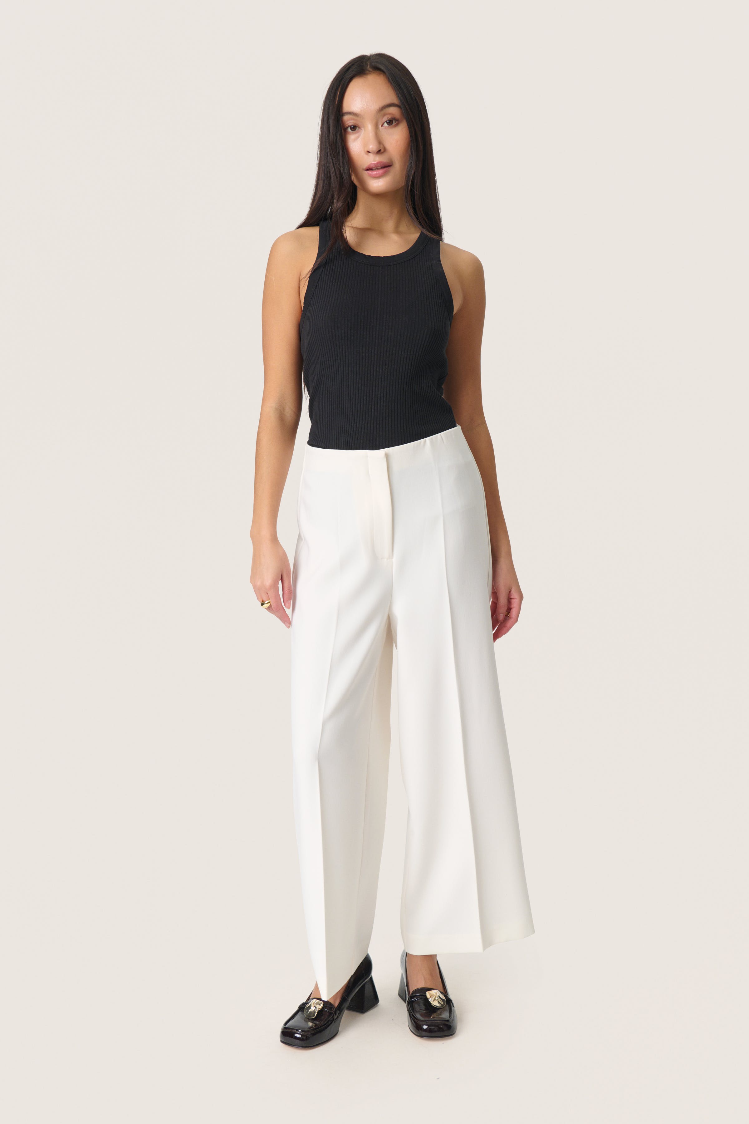 SLCorinne Cropped Byxor LOOKBOOK FRONT 30407013-111001