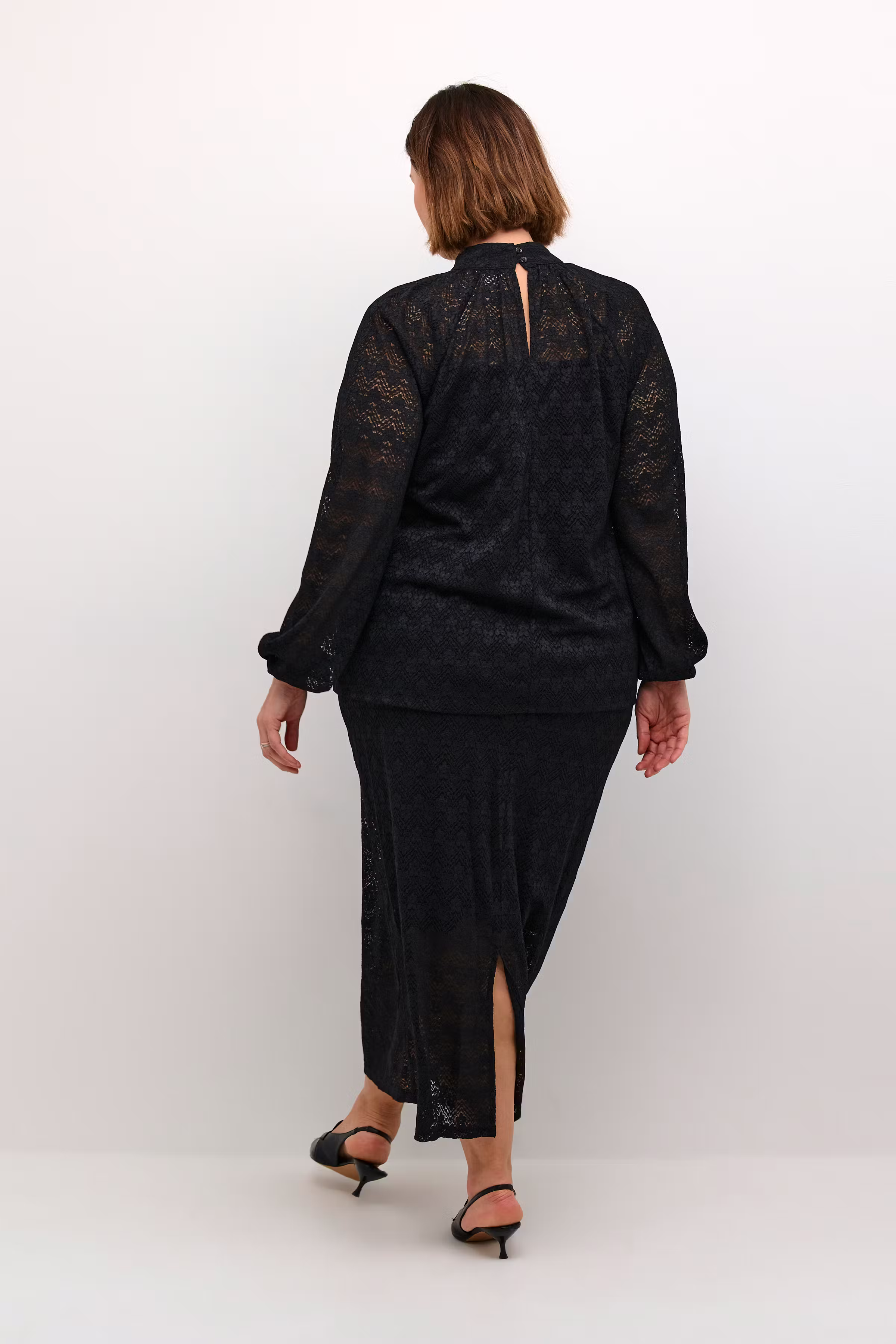 KCsamalia Lace Blouse LOOKBOOK BACK 10582752-100121