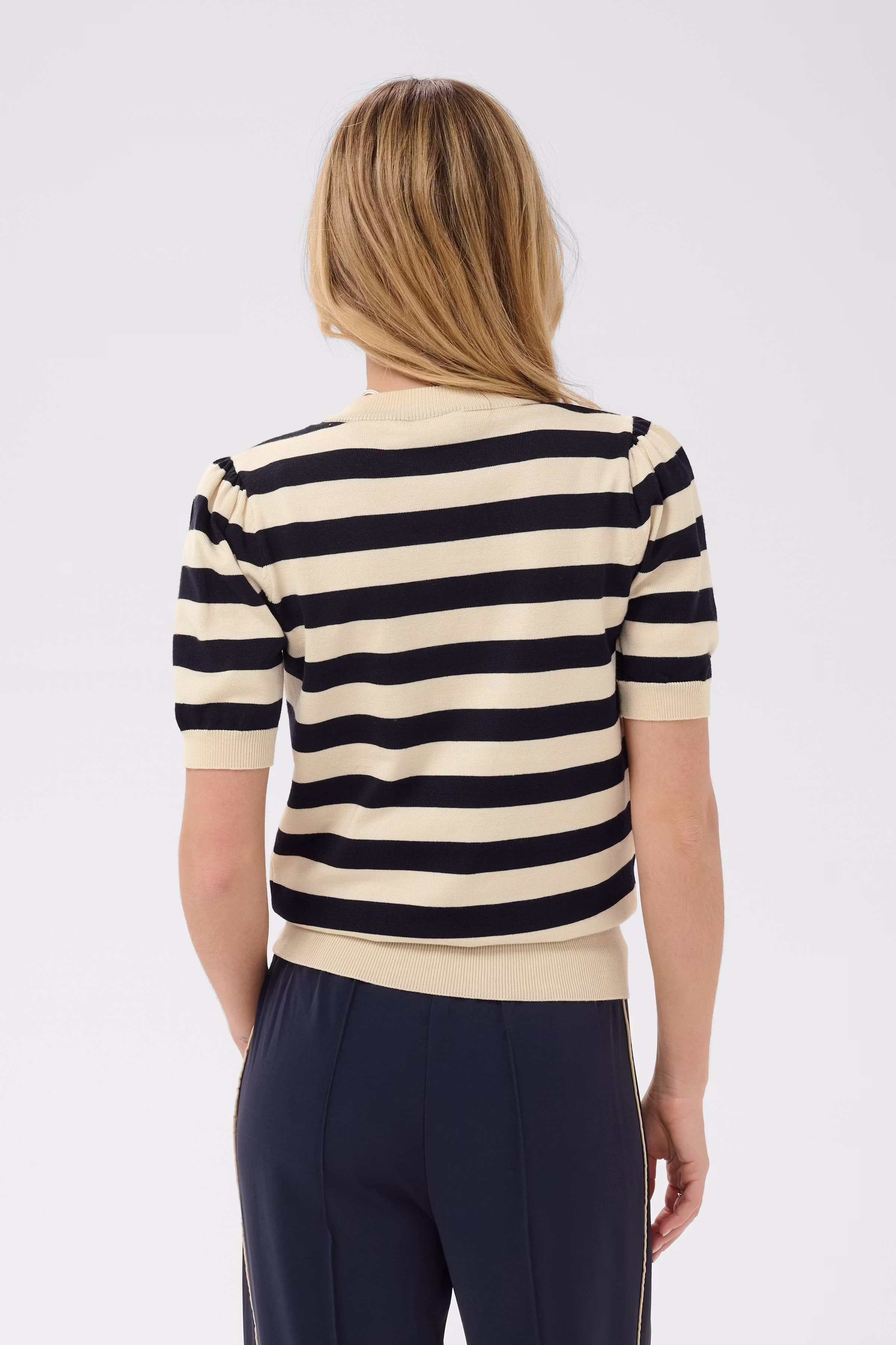 MilaSZ Pullover LOOKBOOK BACK 30513931-305102