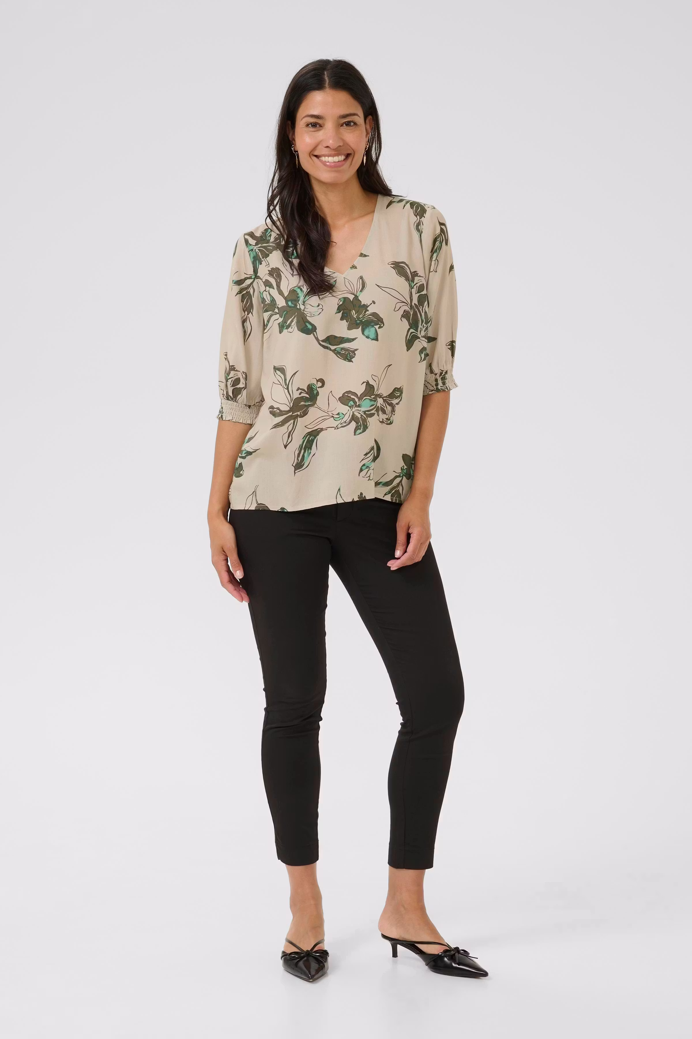 BPtrudy Bluse LOOKBOOK FRONT 40200012-108404