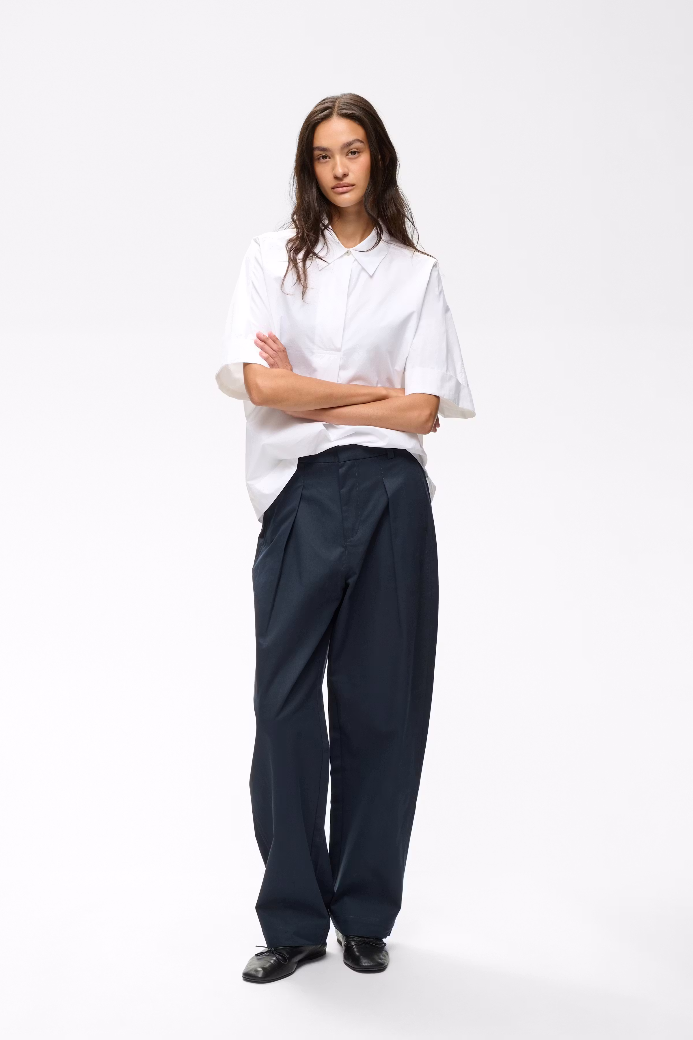 TinikkaIW Barrel Trousers LOOKBOOK FRONT 30111163-300005