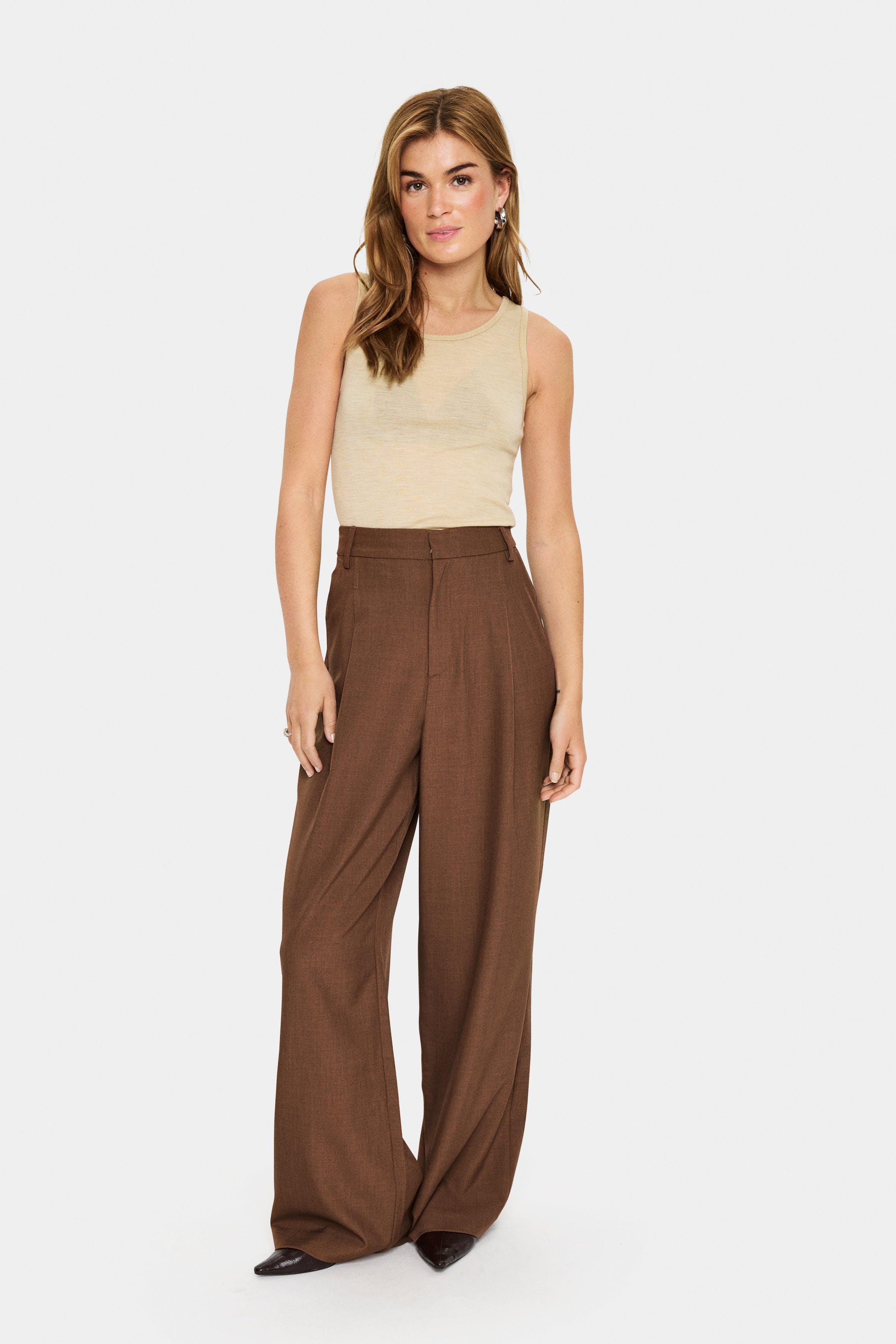 MaddisonSZ Trousers LOOKBOOK FRONT 30514418-191224