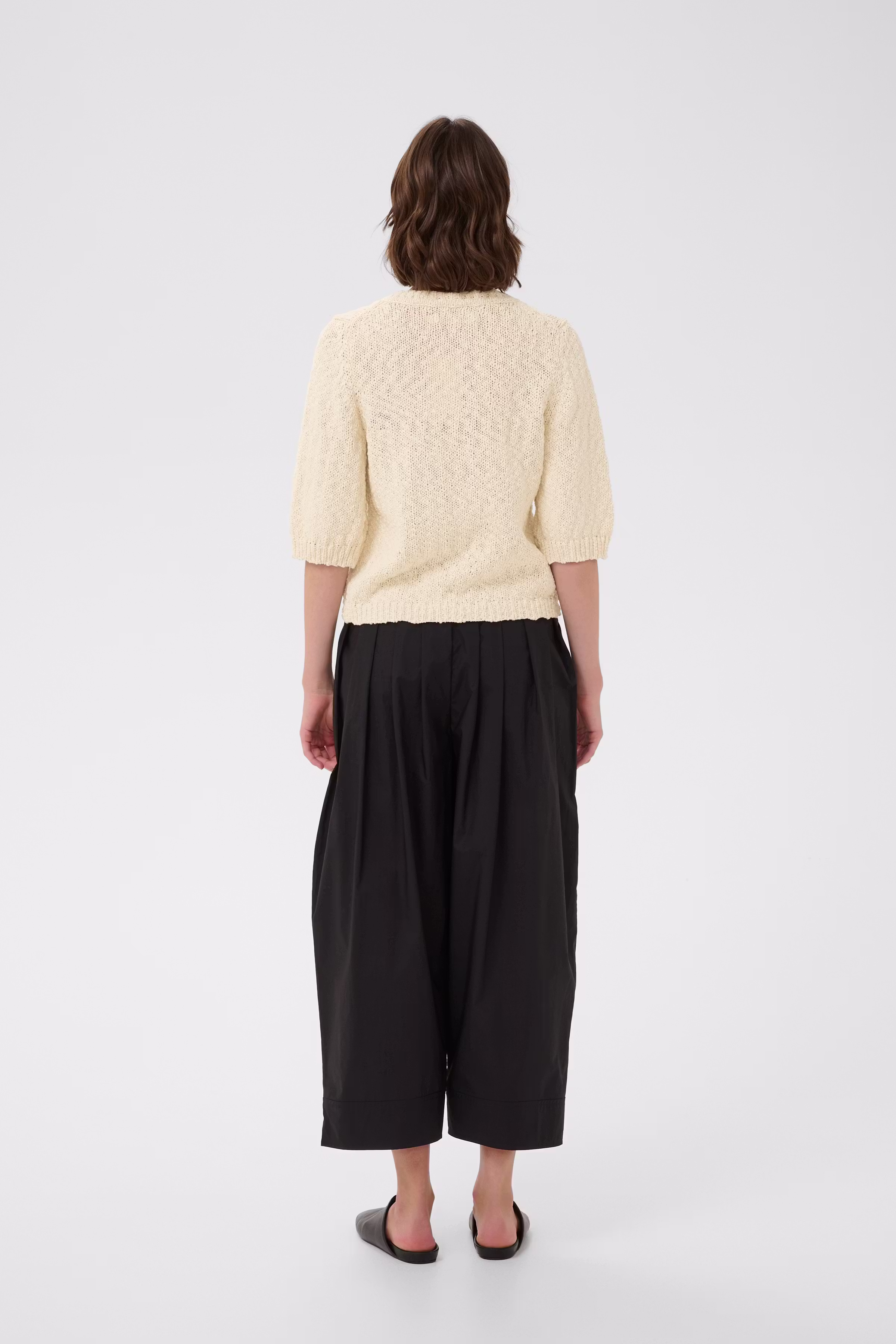 DAFNEIW Cardigan LOOKBOOK BACK 30112673-120601