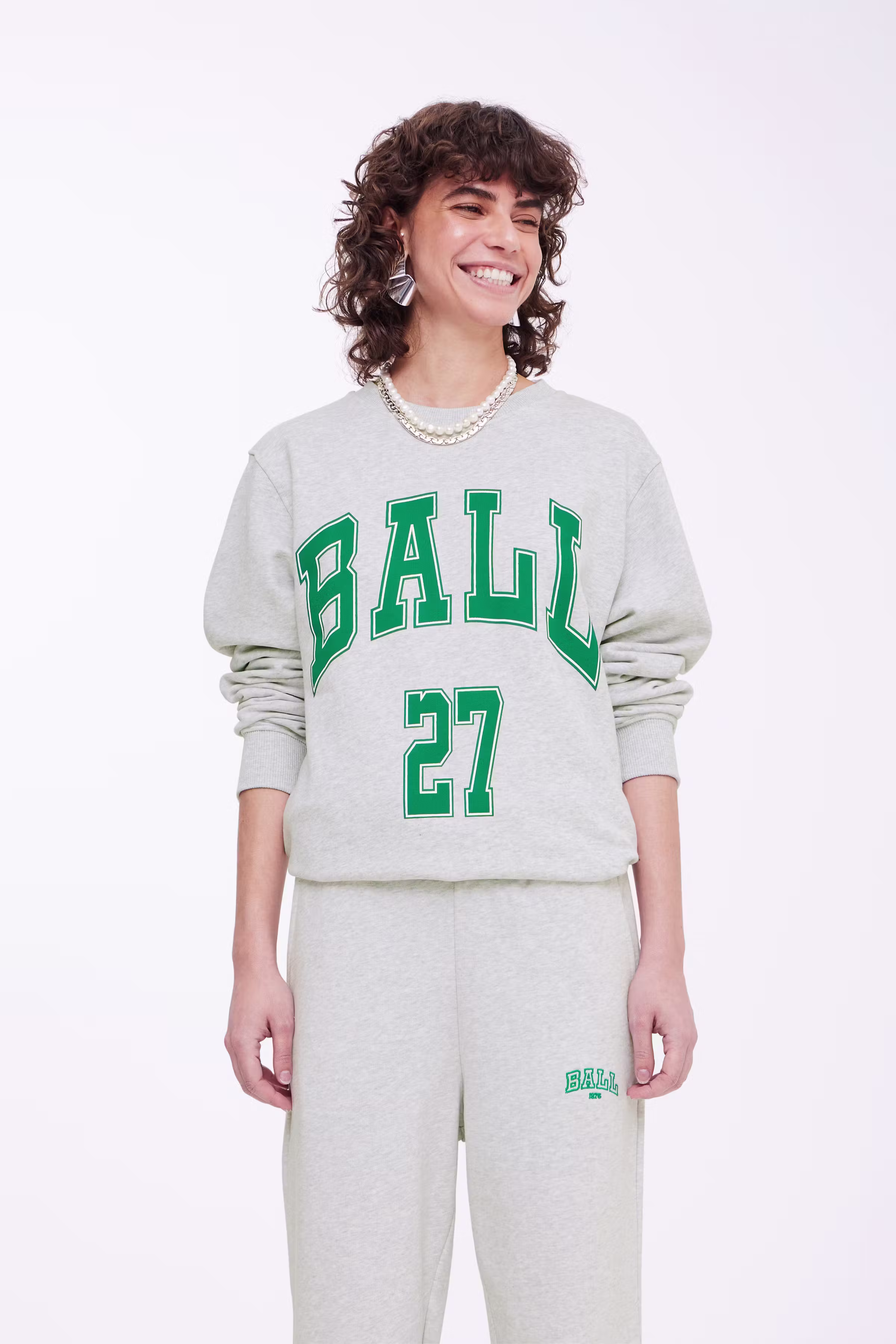 R. WILLS SWEATSHIRT LOOKBOOK FRONT 50400072-1106011