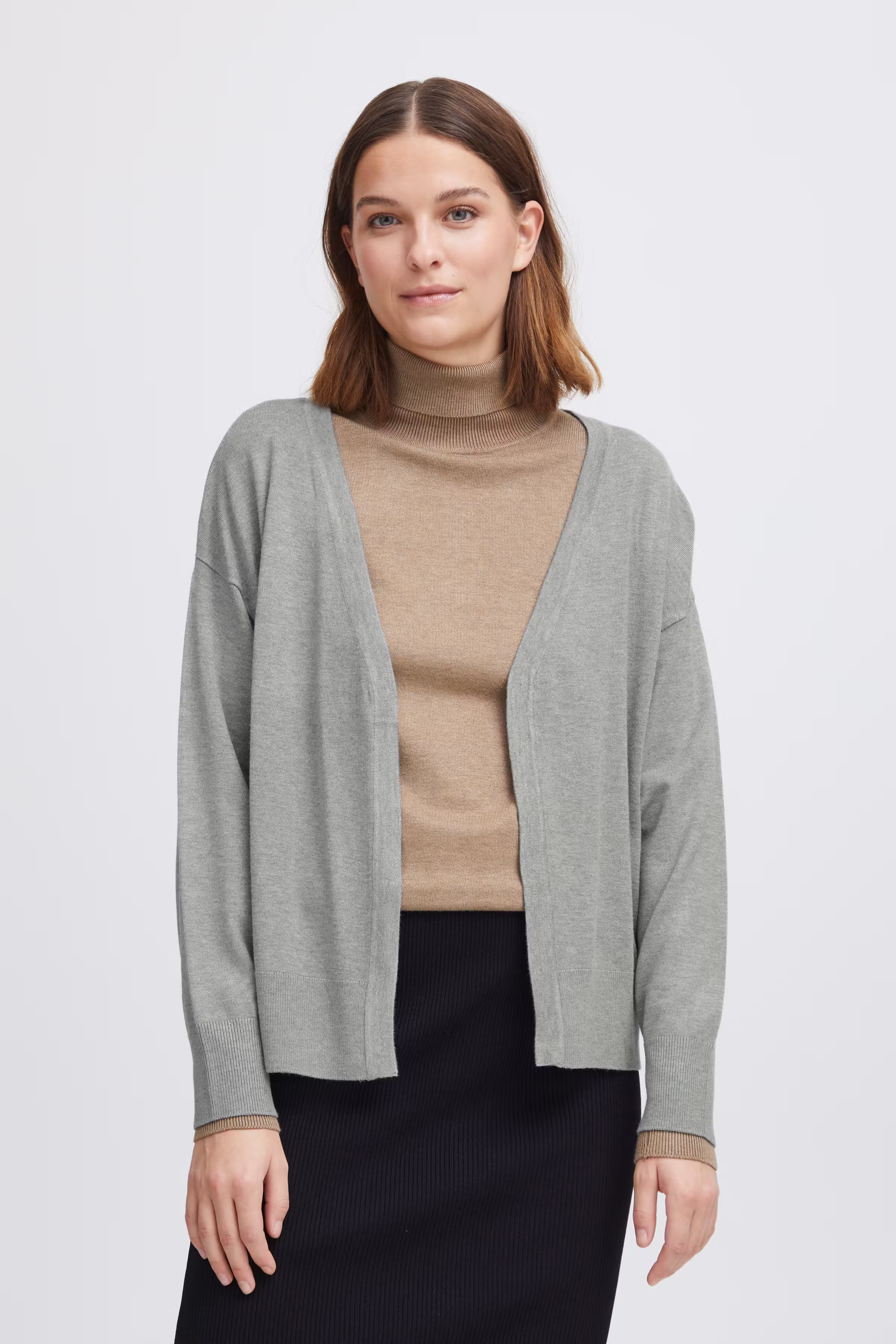 BYMMORLA Cardigan LOOKBOOK FRONT 20815305-200455