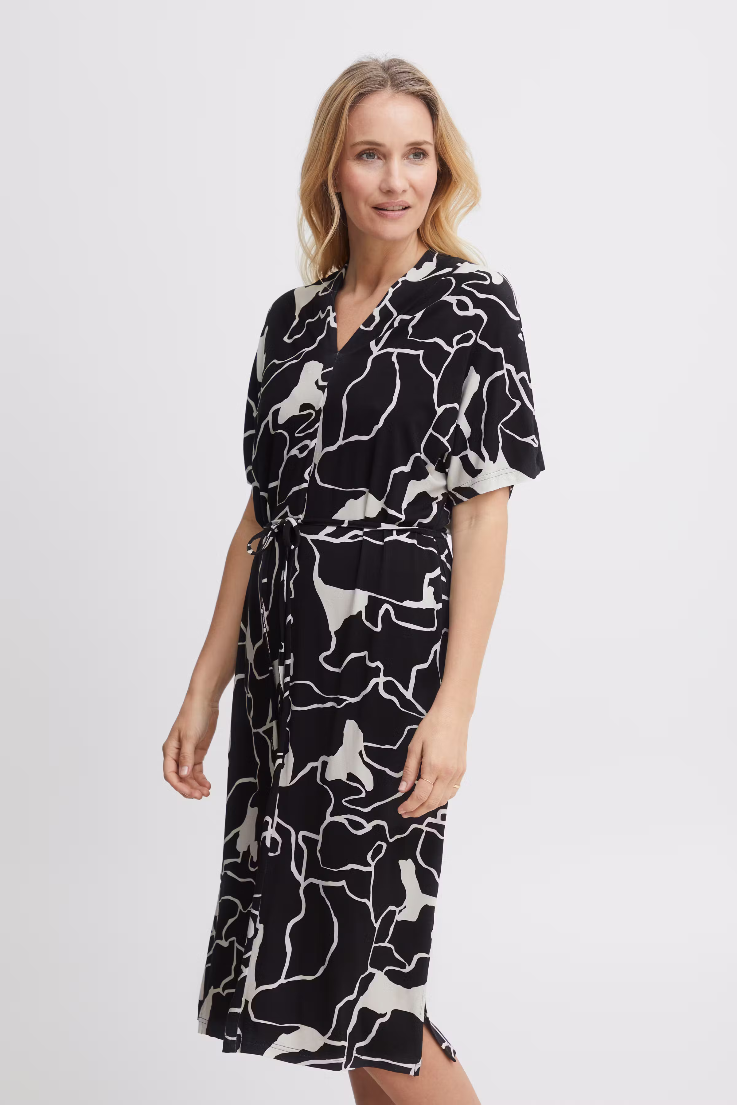 FRFEDOT Kjole LOOKBOOK FRONT 20611925-200115