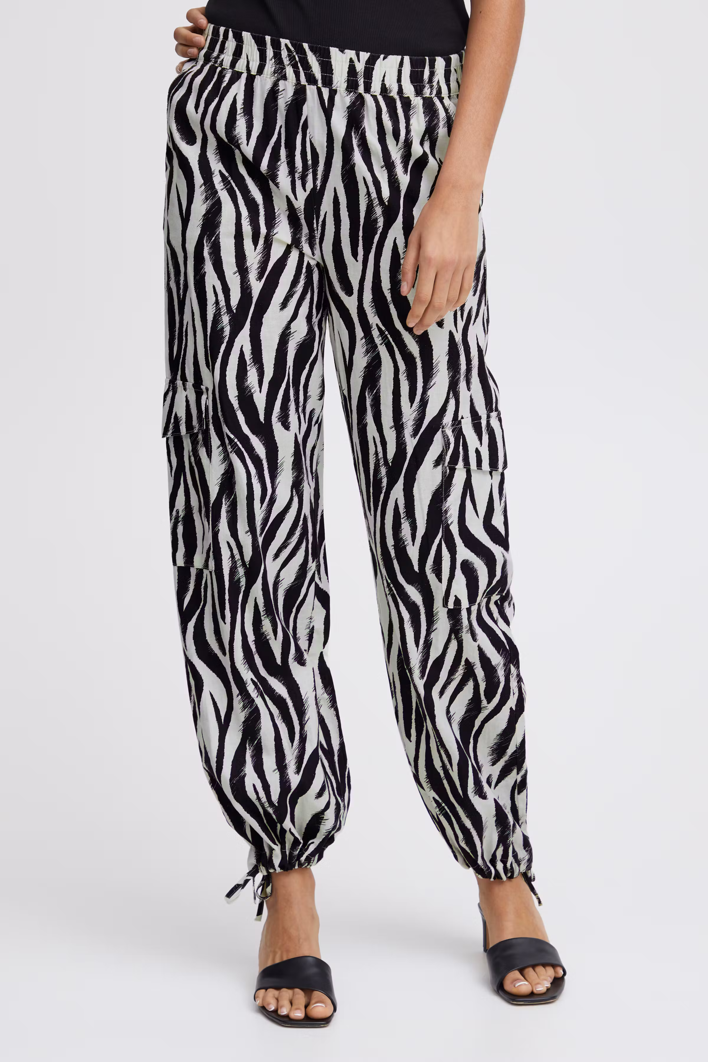 BYFALAKKA Hose LOOKBOOK FRONT 20814564-202912