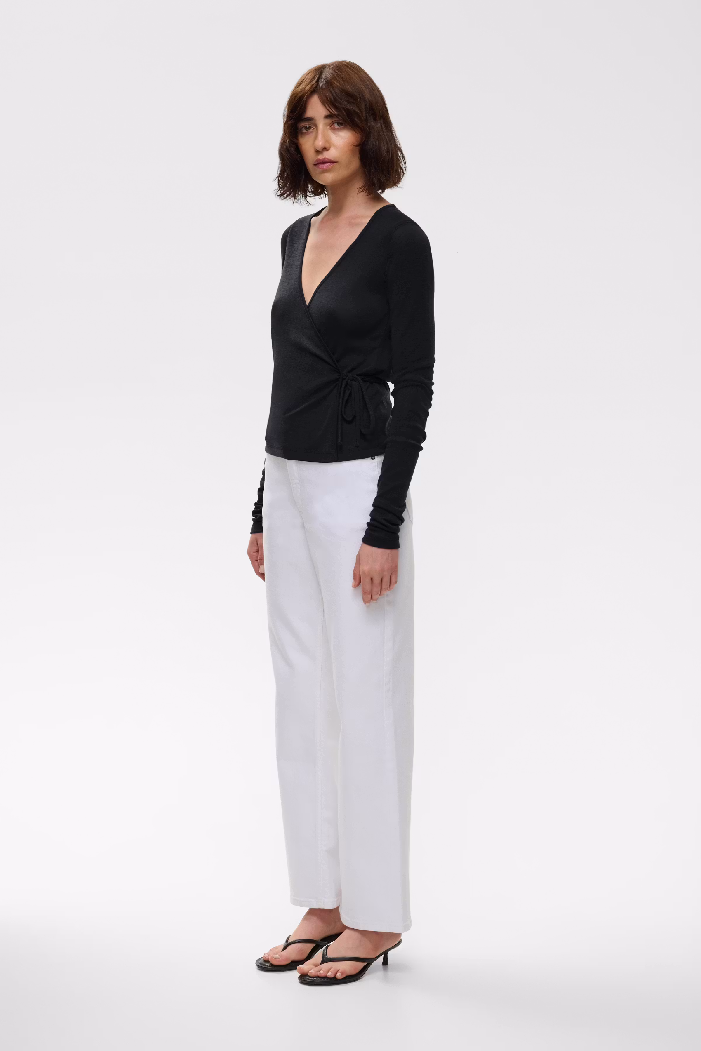 IOFINE WRAP TOP LOOKBOOK FRONT 30600120-BK999