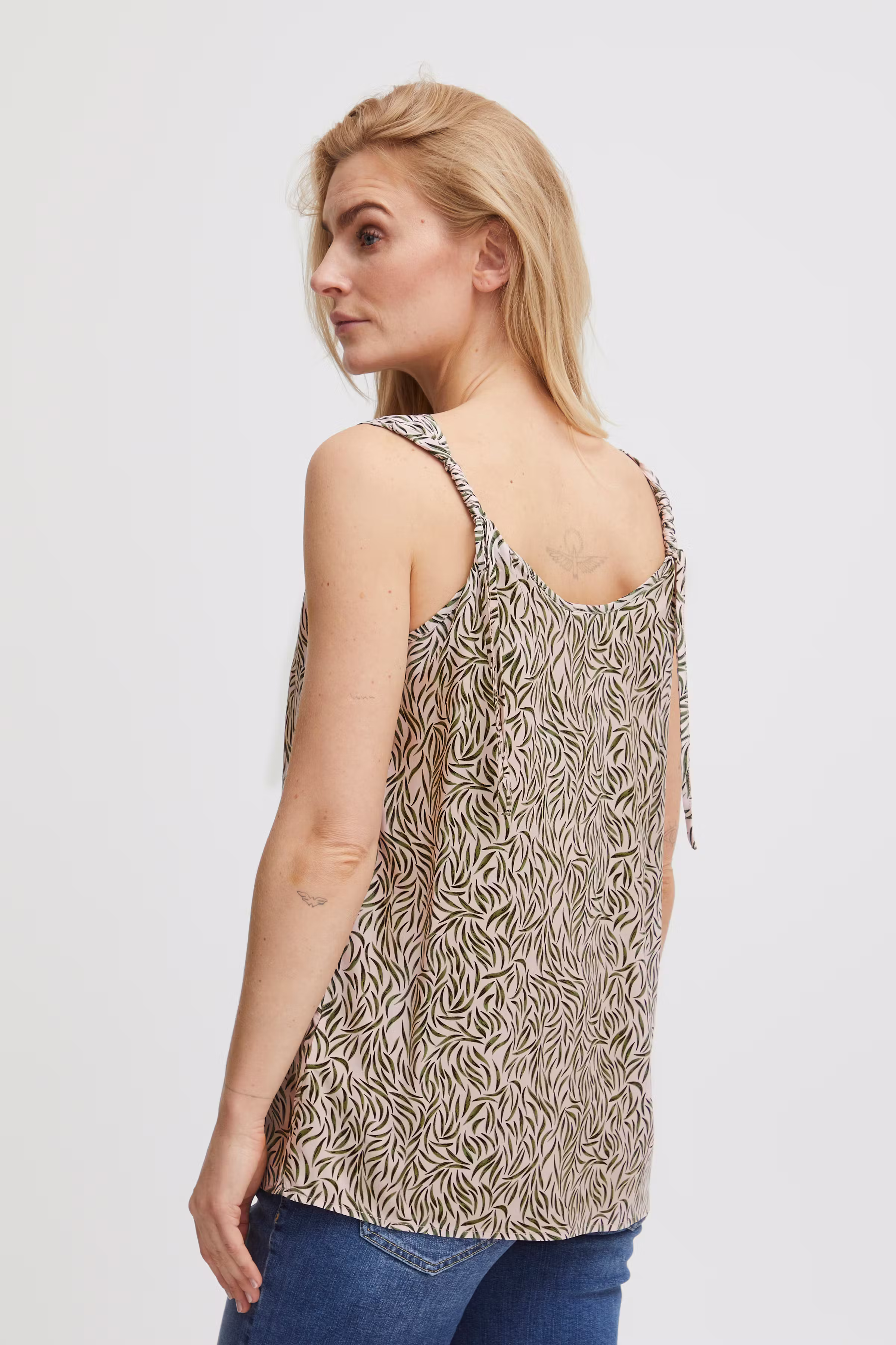 PZNELLY Top LOOKBOOK FRONT 50206685-202100