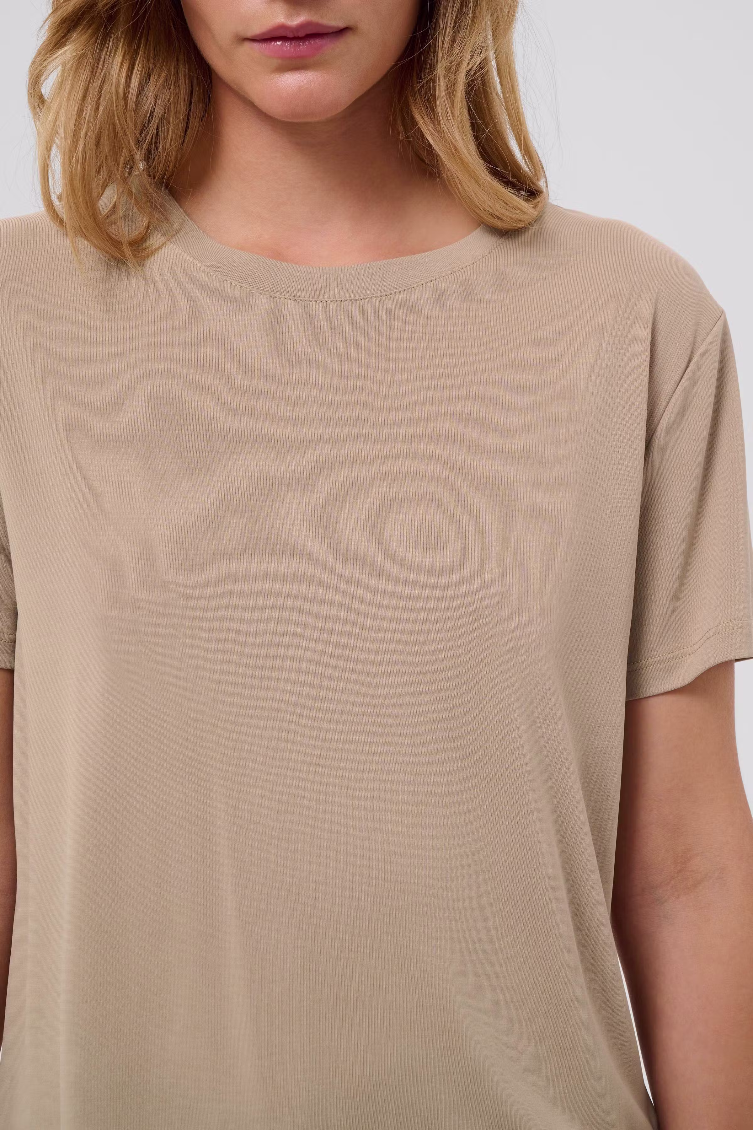 SLColumbine T-shirt LOOKBOOK DETAIL 30404678-171312
