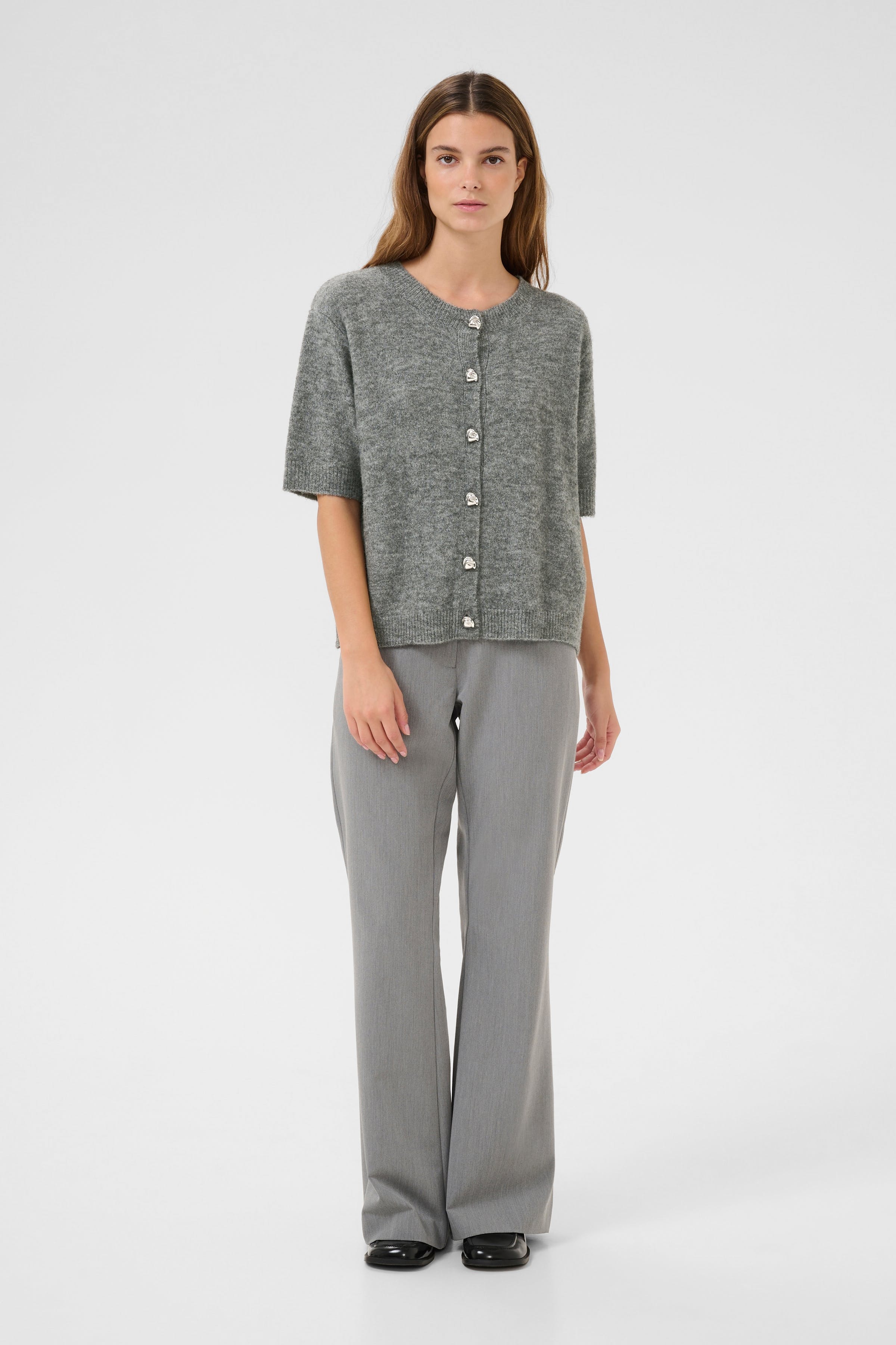 KBNoabelle Kortärmad stickad kofta LOOKBOOK FRONT 10105394-105059