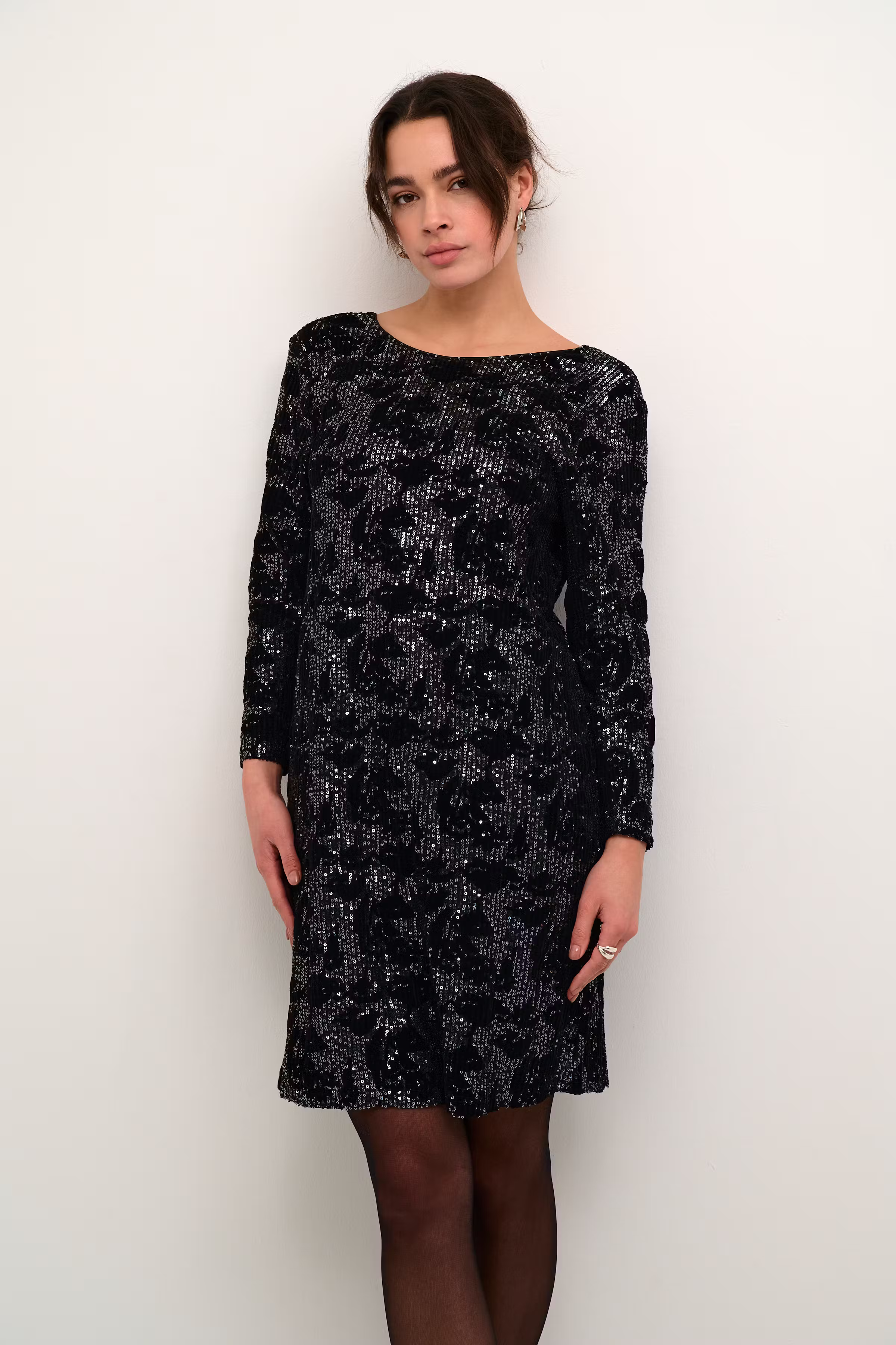 KAgritt Paljettklänning LOOKBOOK FRONT 10509334-106676