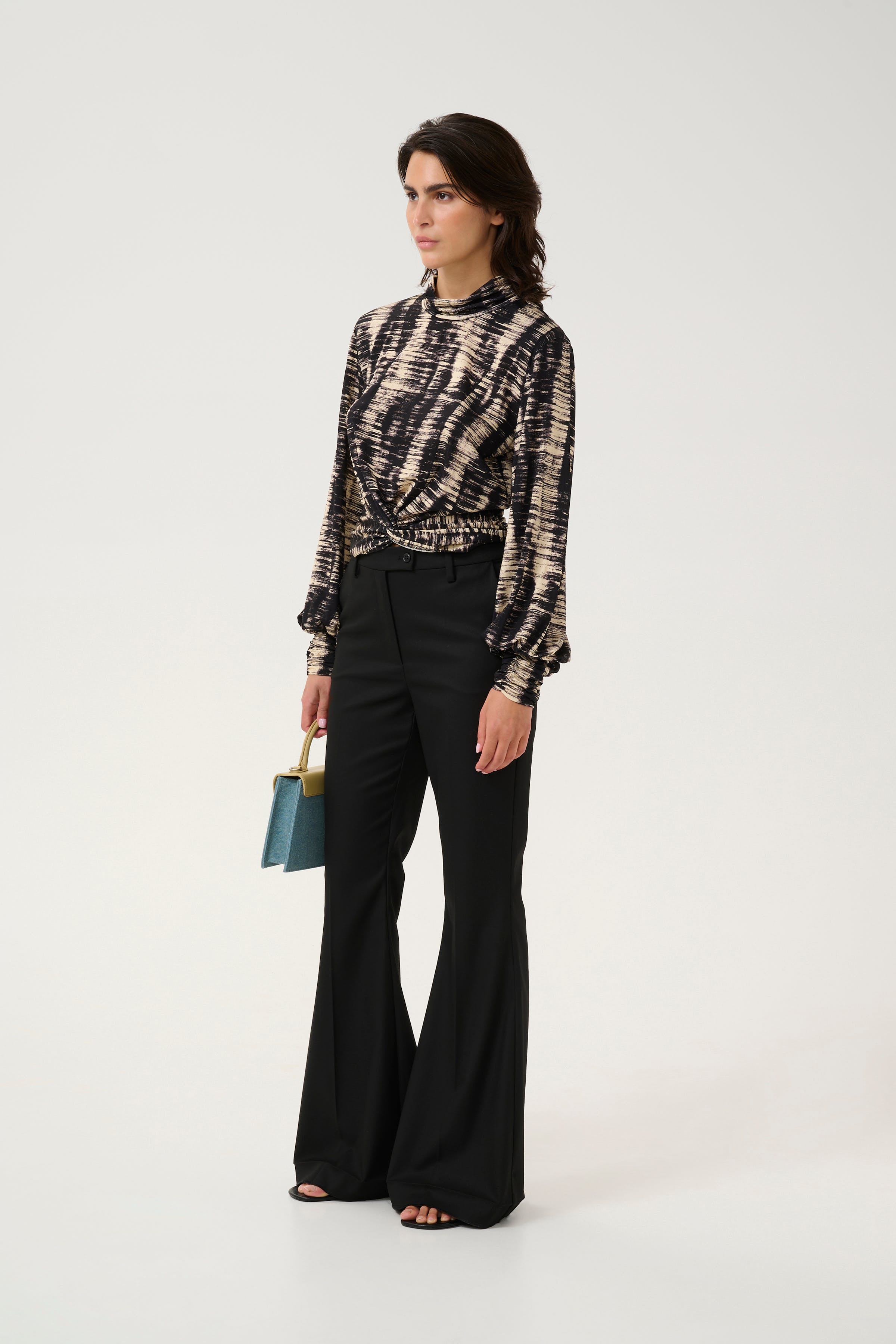 GZemilia Blouse LOOKBOOK FRONT 10909963-107275