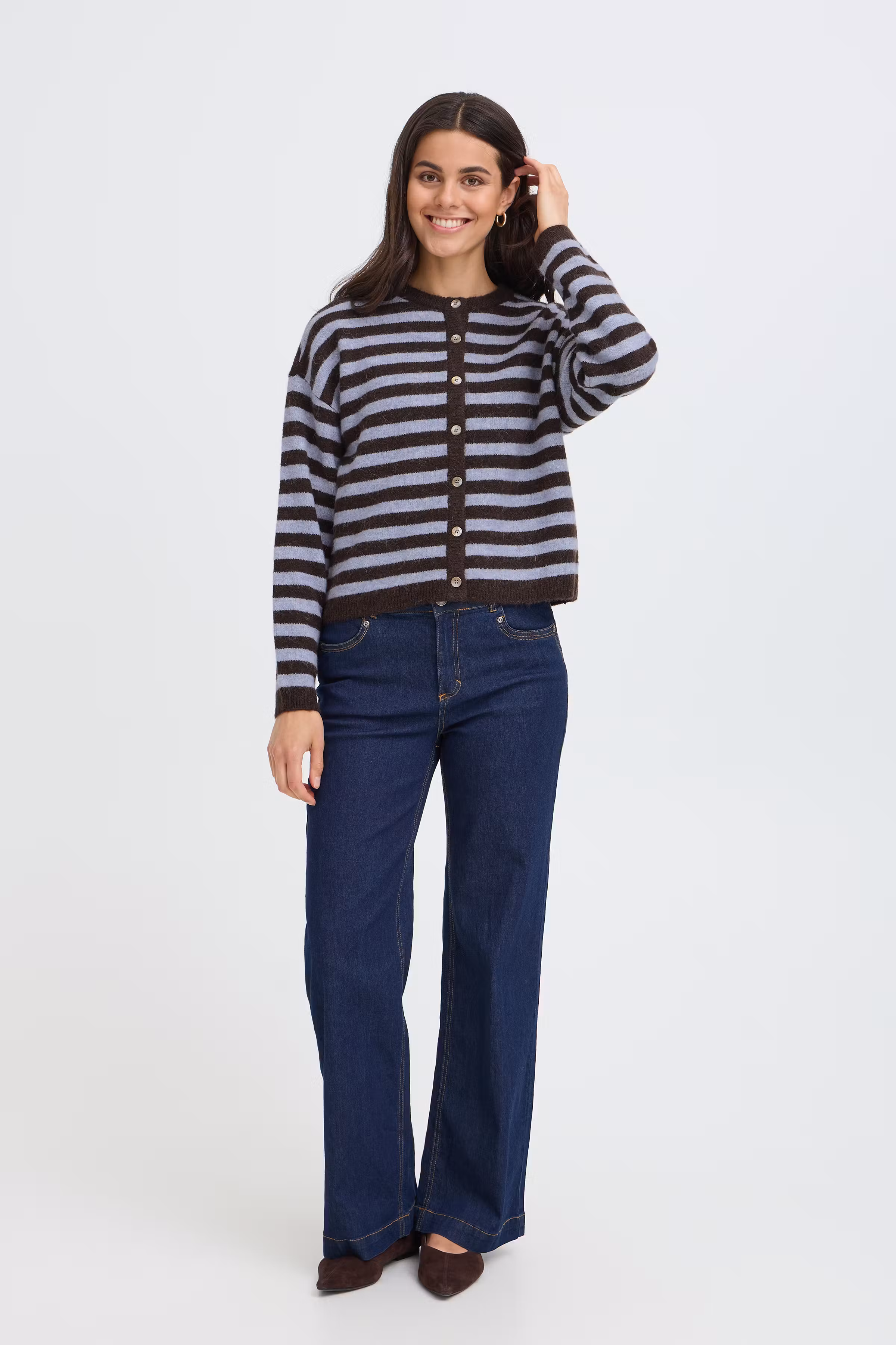 FRIDAA Cardigan LOOKBOOK FRONT 20618350-900016580