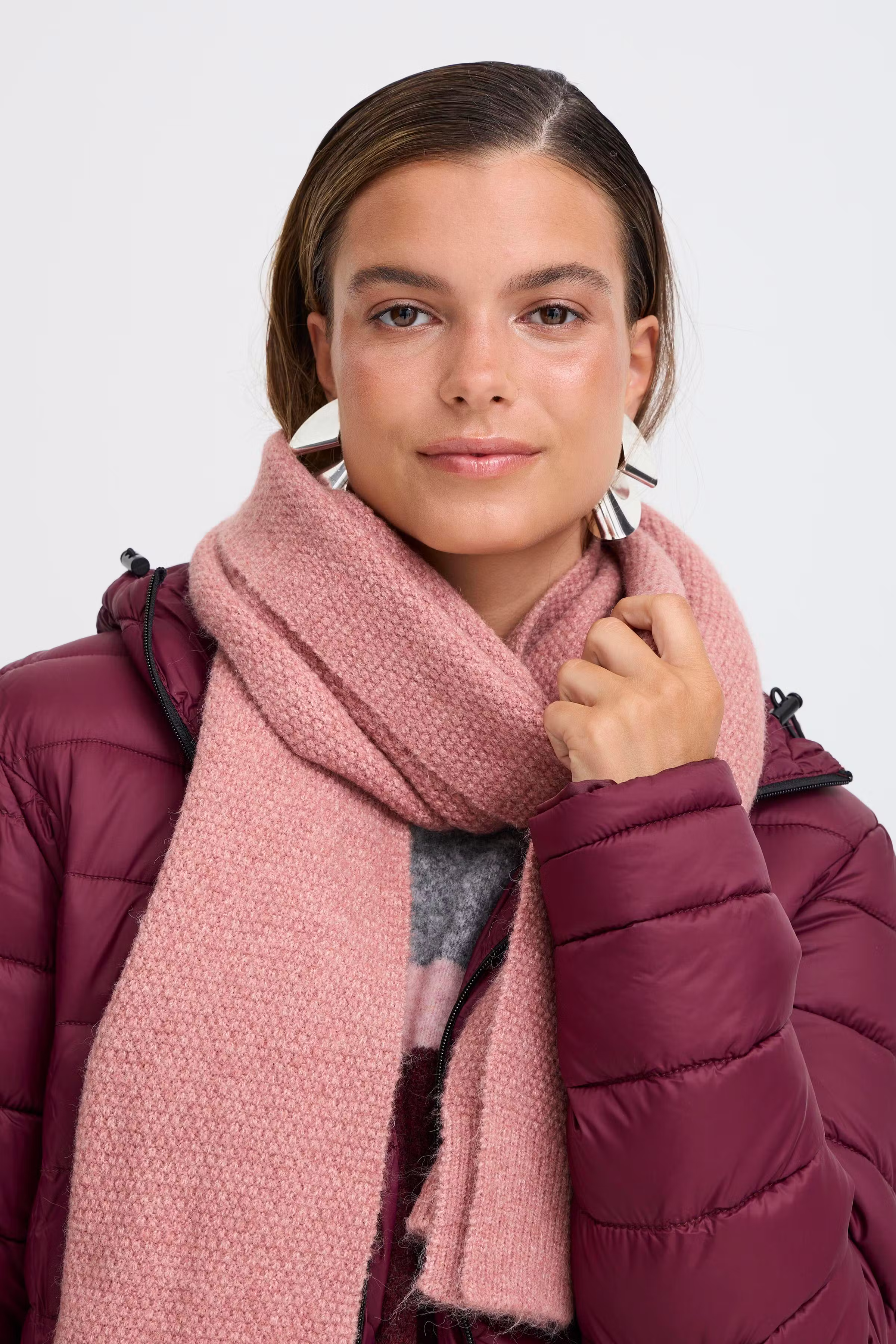 BYVILKO Skjerf LOOKBOOK FRONT 20817253-1816161