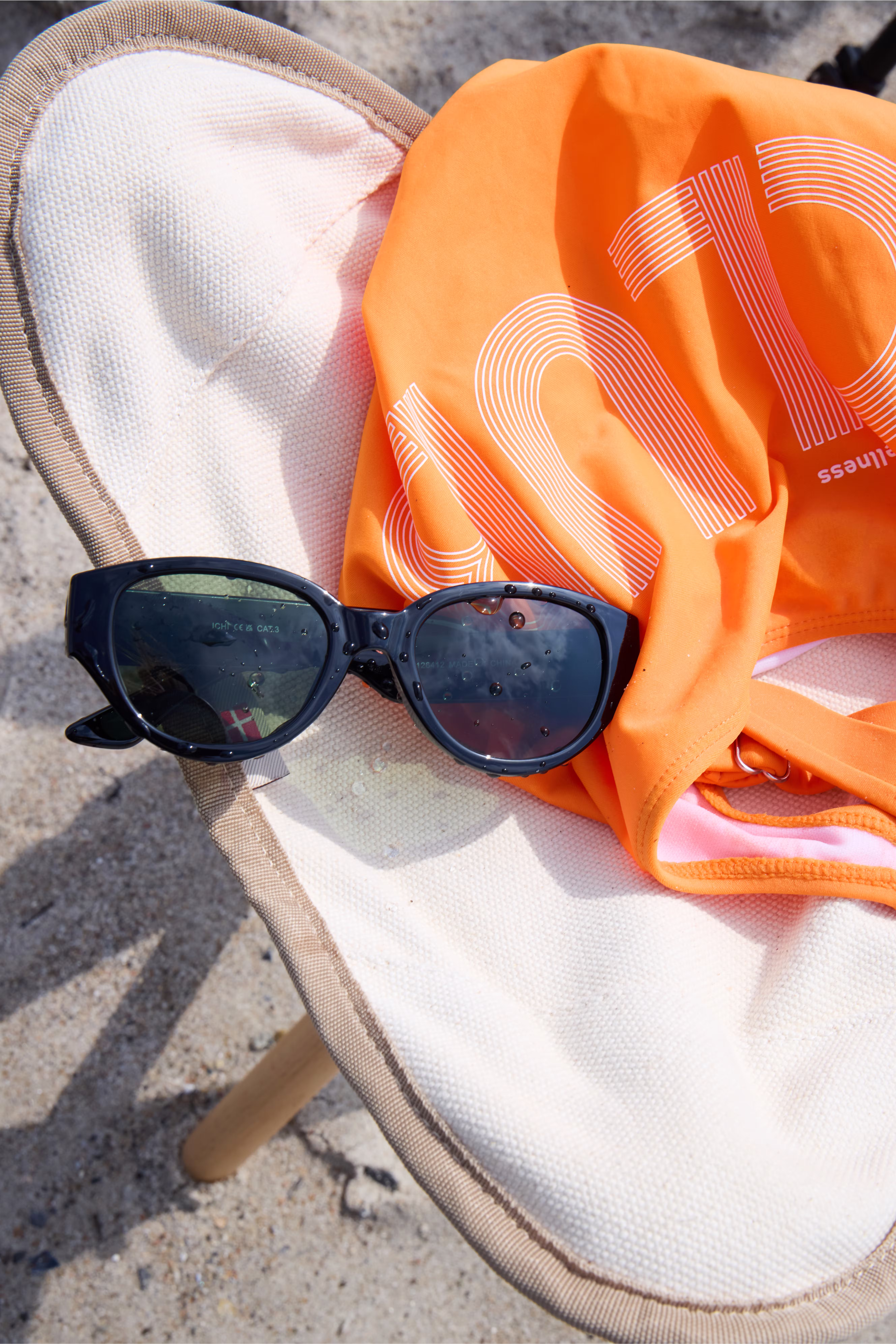 IASALLY Lunettes de soleil LOCATION NONE 20126412-194008