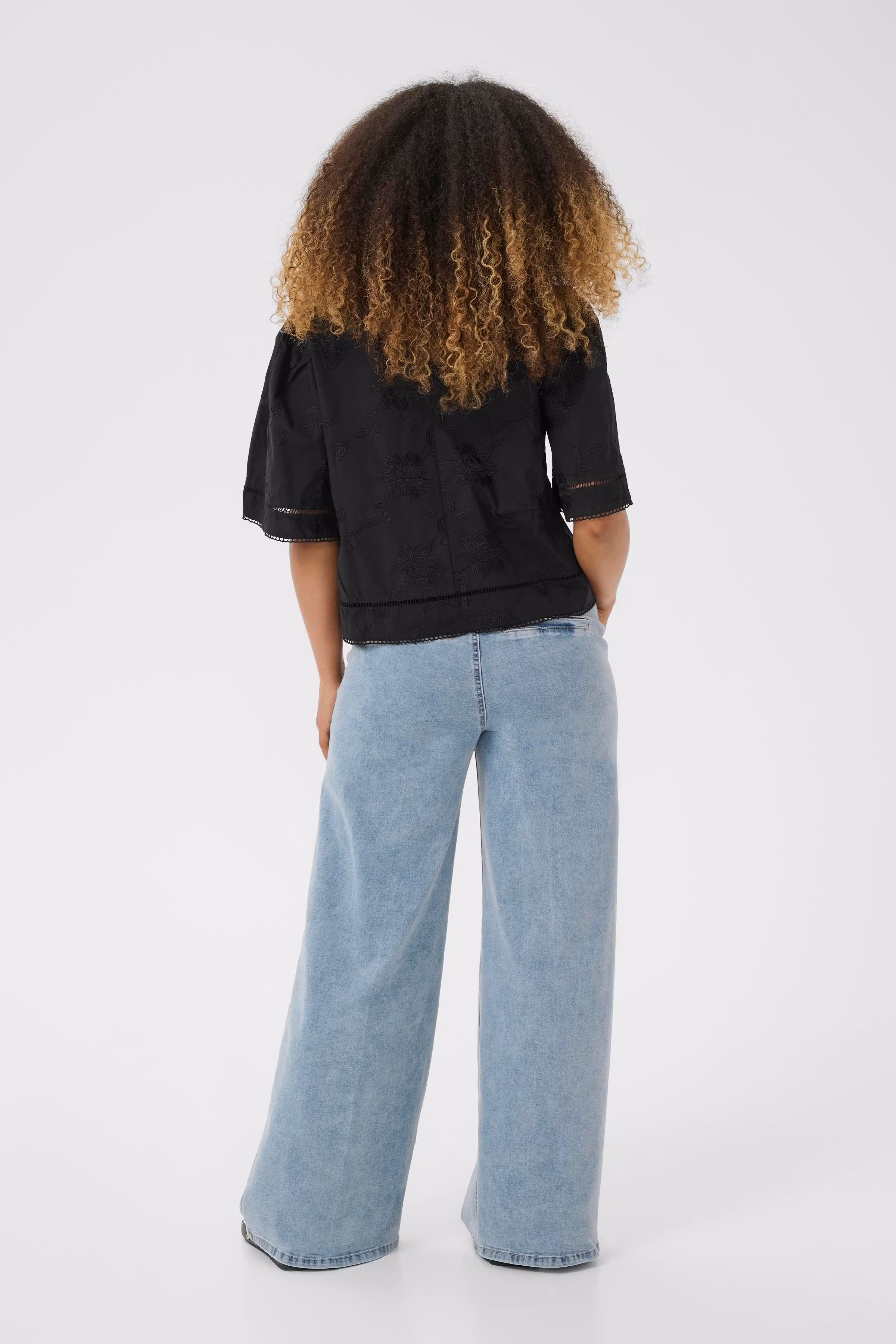 CRAnais Blouse LOOKBOOK BACK 10614195-100120