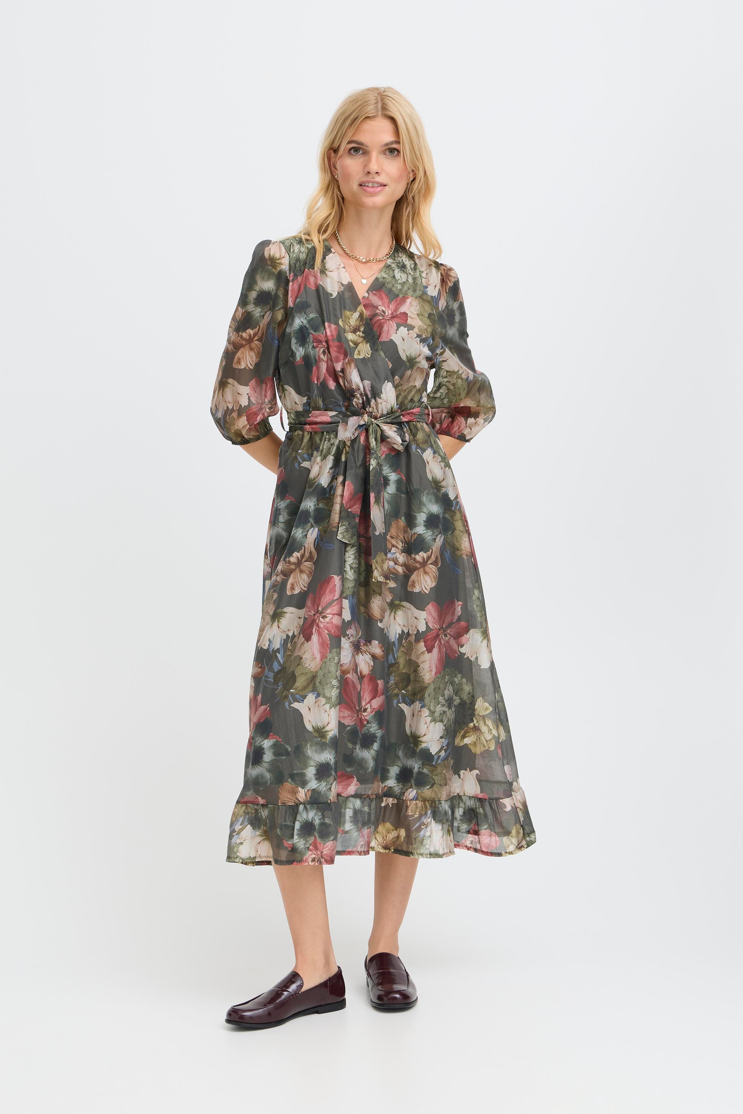 SBLEYIA Jurk LOOKBOOK FRONT 22101065-180515