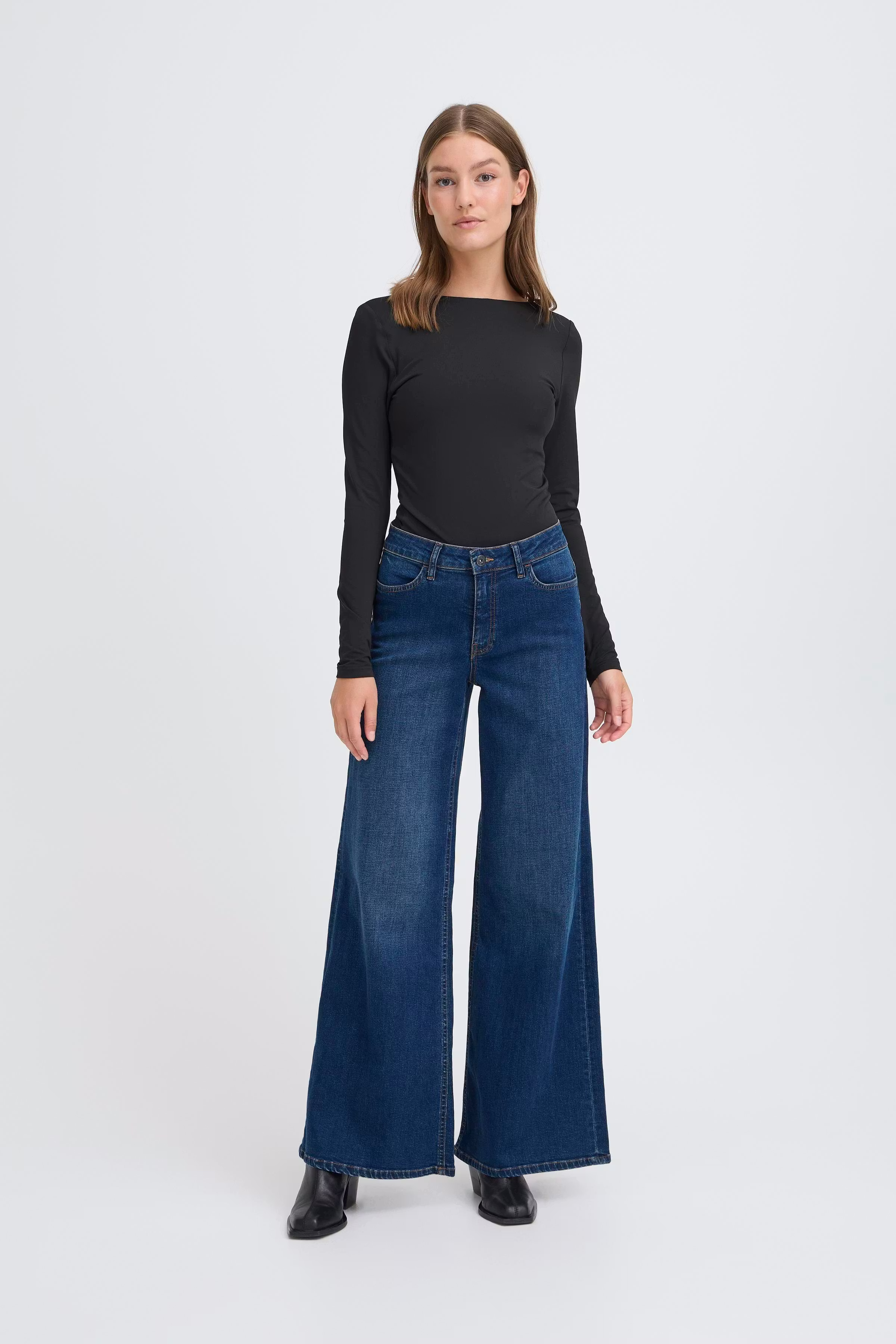 IHTWIGGY WIDE Jeans LOOKBOOK FRONT 20119022-200340