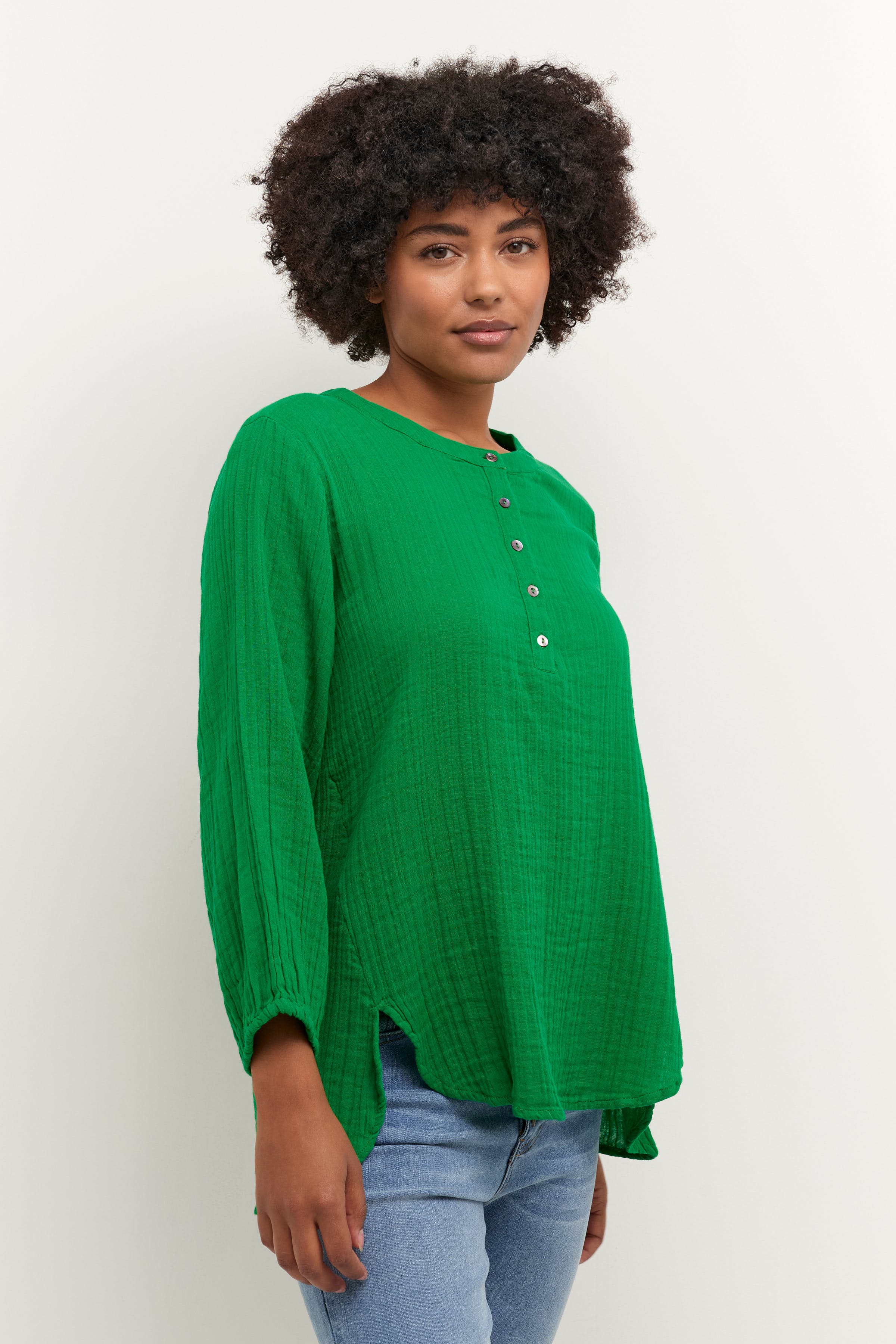 CUelina Bluse LOOKBOOK FRONT 50109577-186030